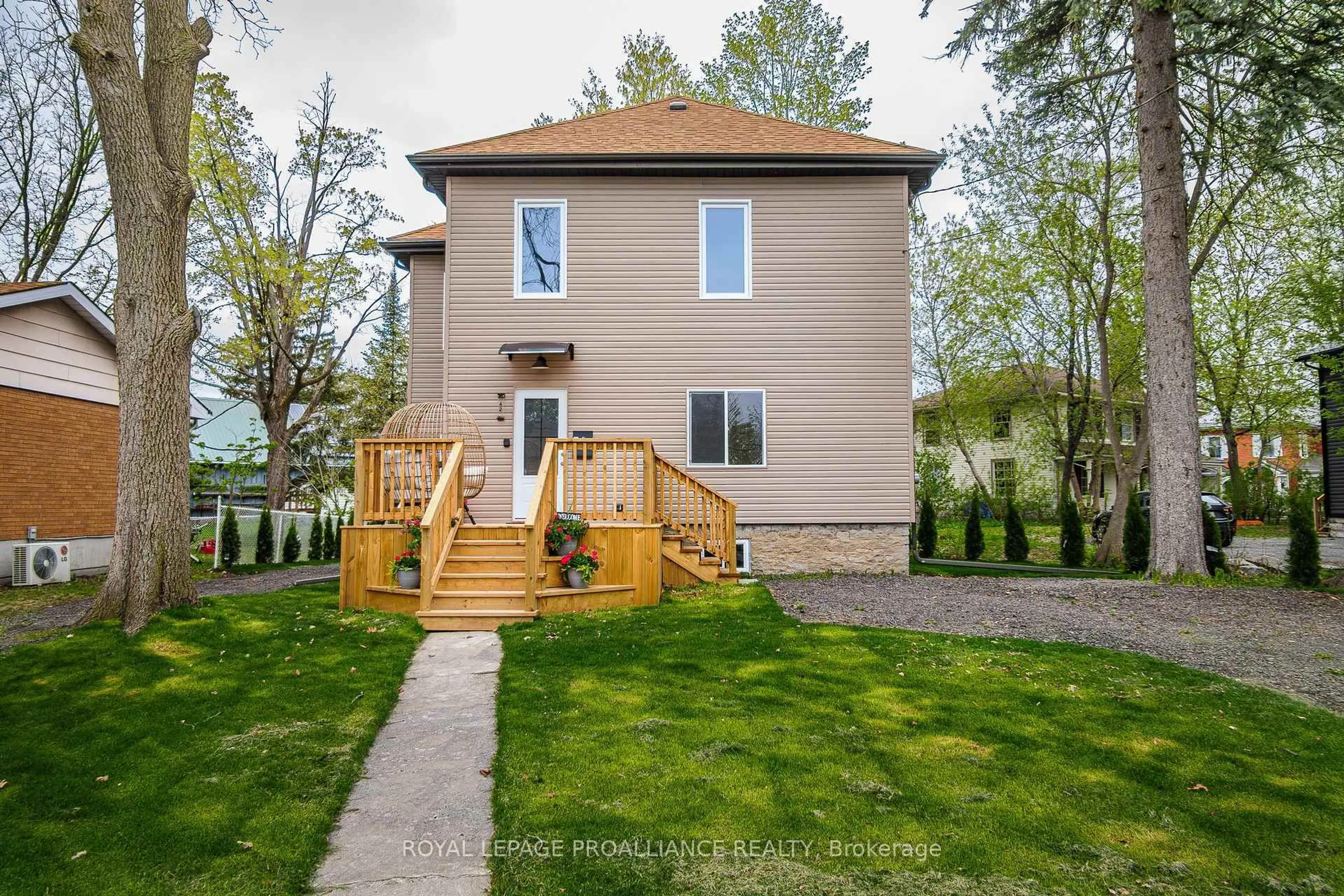 Home with vinyl exterior material, street for 42 Highland Ave, Belleville Ontario K8P 3R1