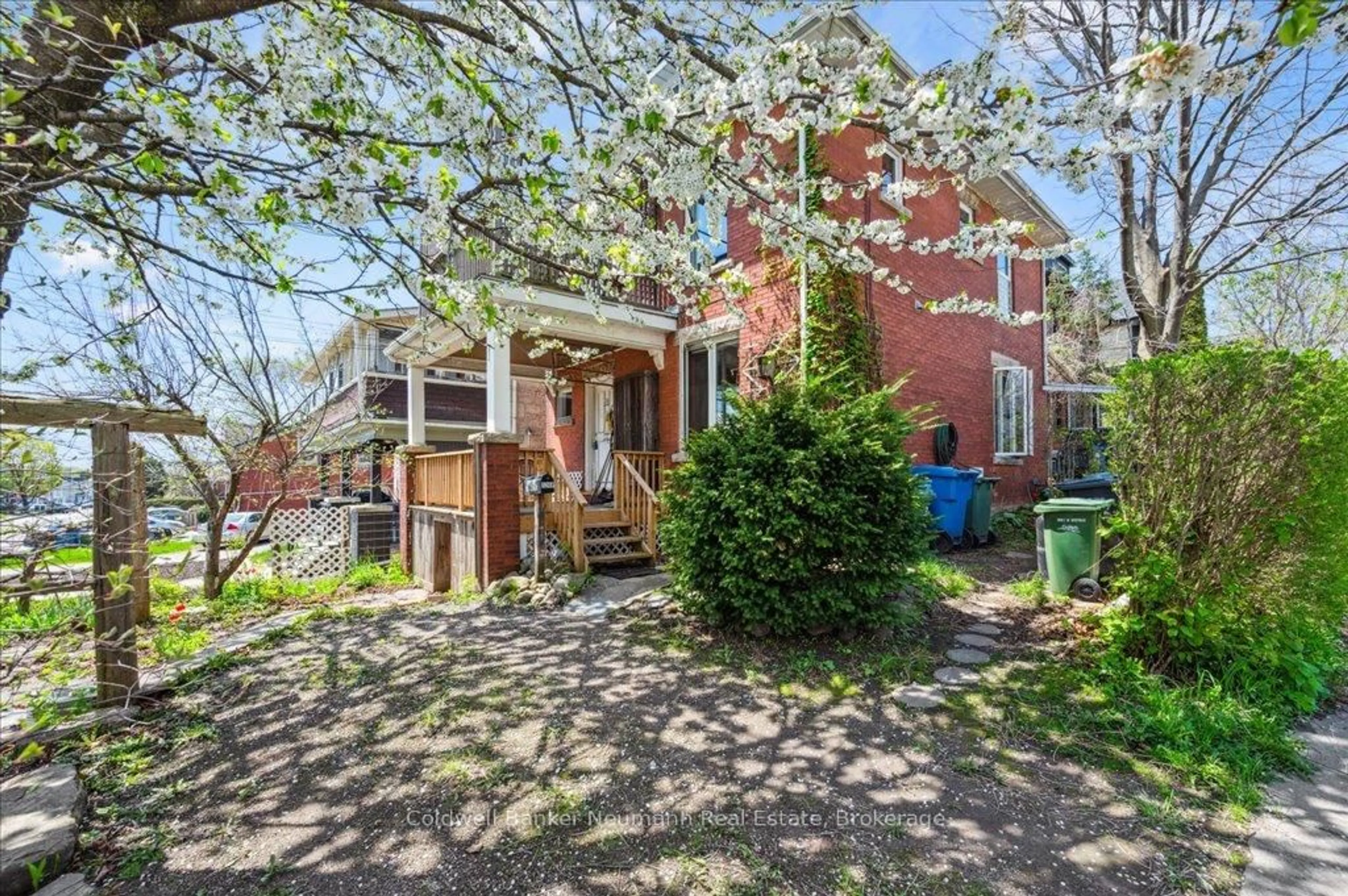 Unknown for 124 Surrey St, Guelph Ontario N1H 3P9