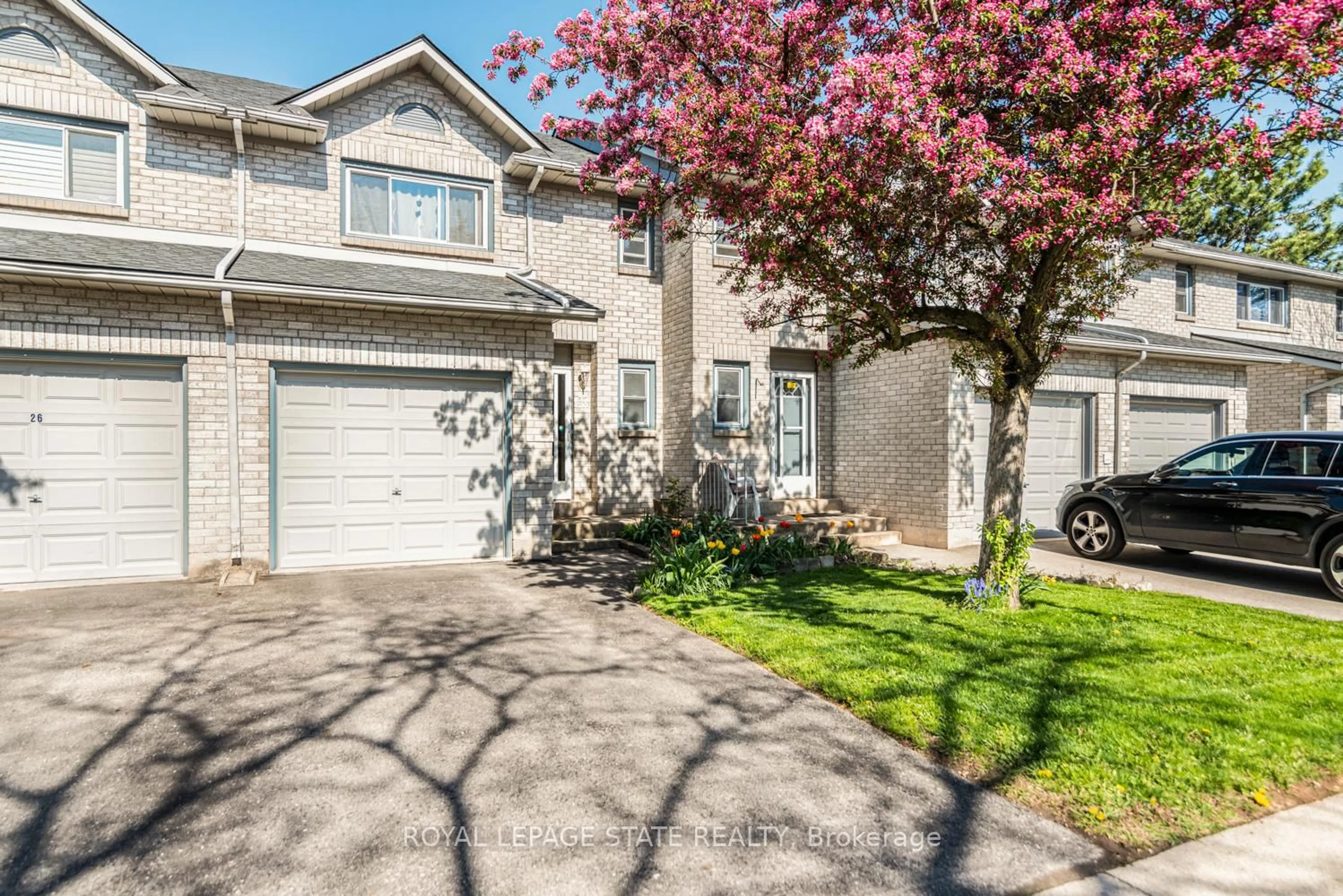 Unknown for 2 Royalwood Crt #27, Hamilton Ontario L8E 4Y9