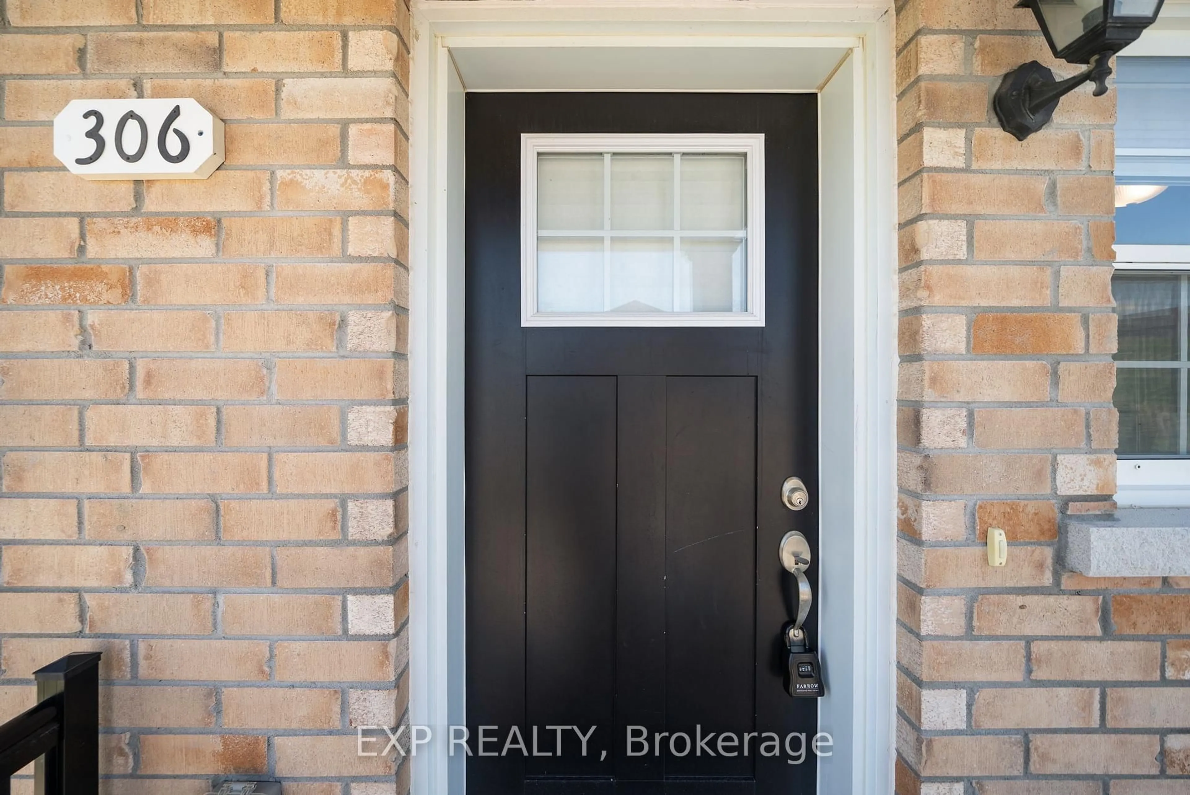 Indoor entryway for 450 Lonsberry Dr #306, Cobourg Ontario K9A 0K4
