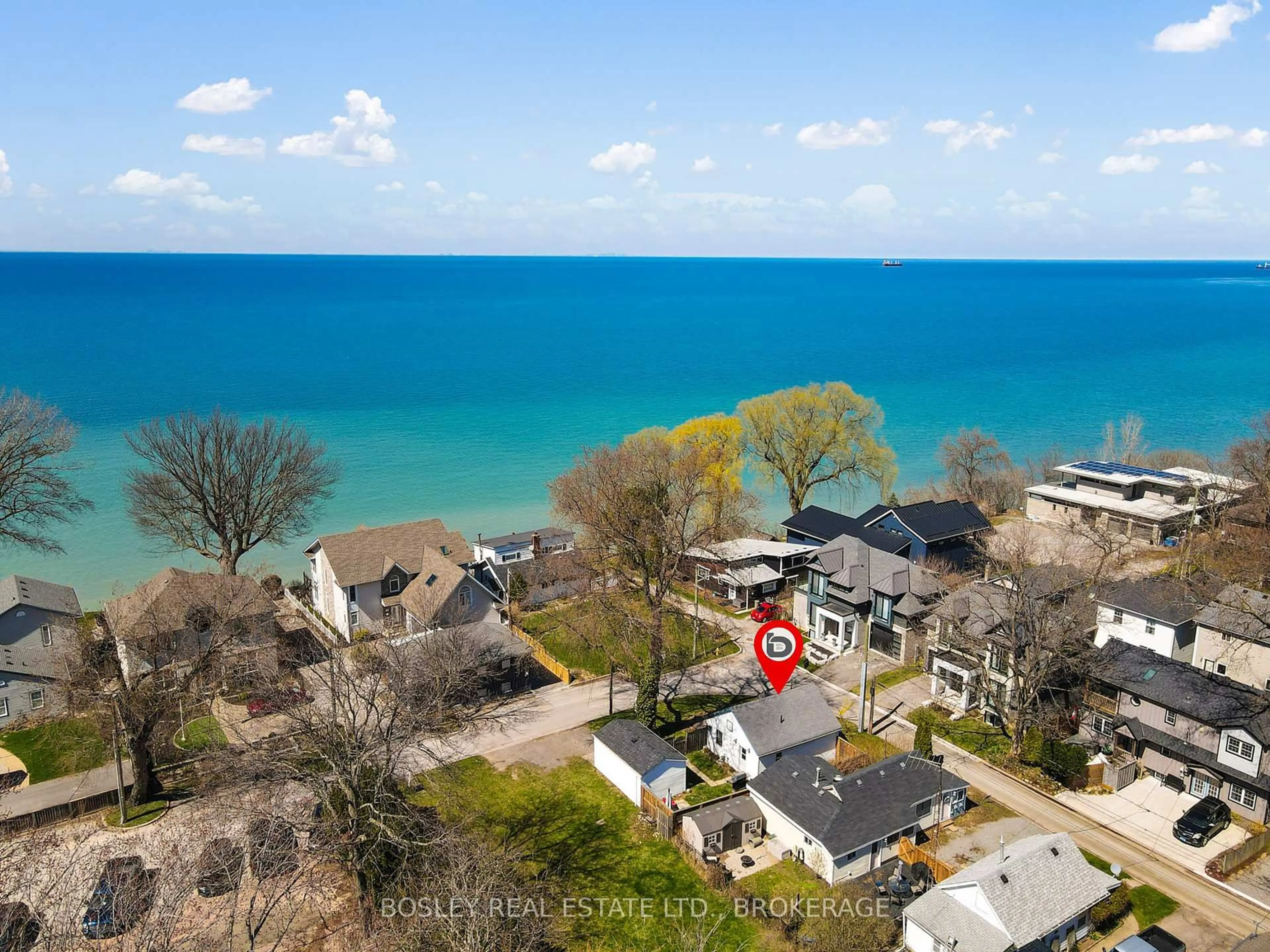 A pic from outside/outdoor area/front of a property/back of a property/a pic from drone, water/lake/river/ocean view for 9 Paxton Ave, St. Catharines Ontario L2N 5H7