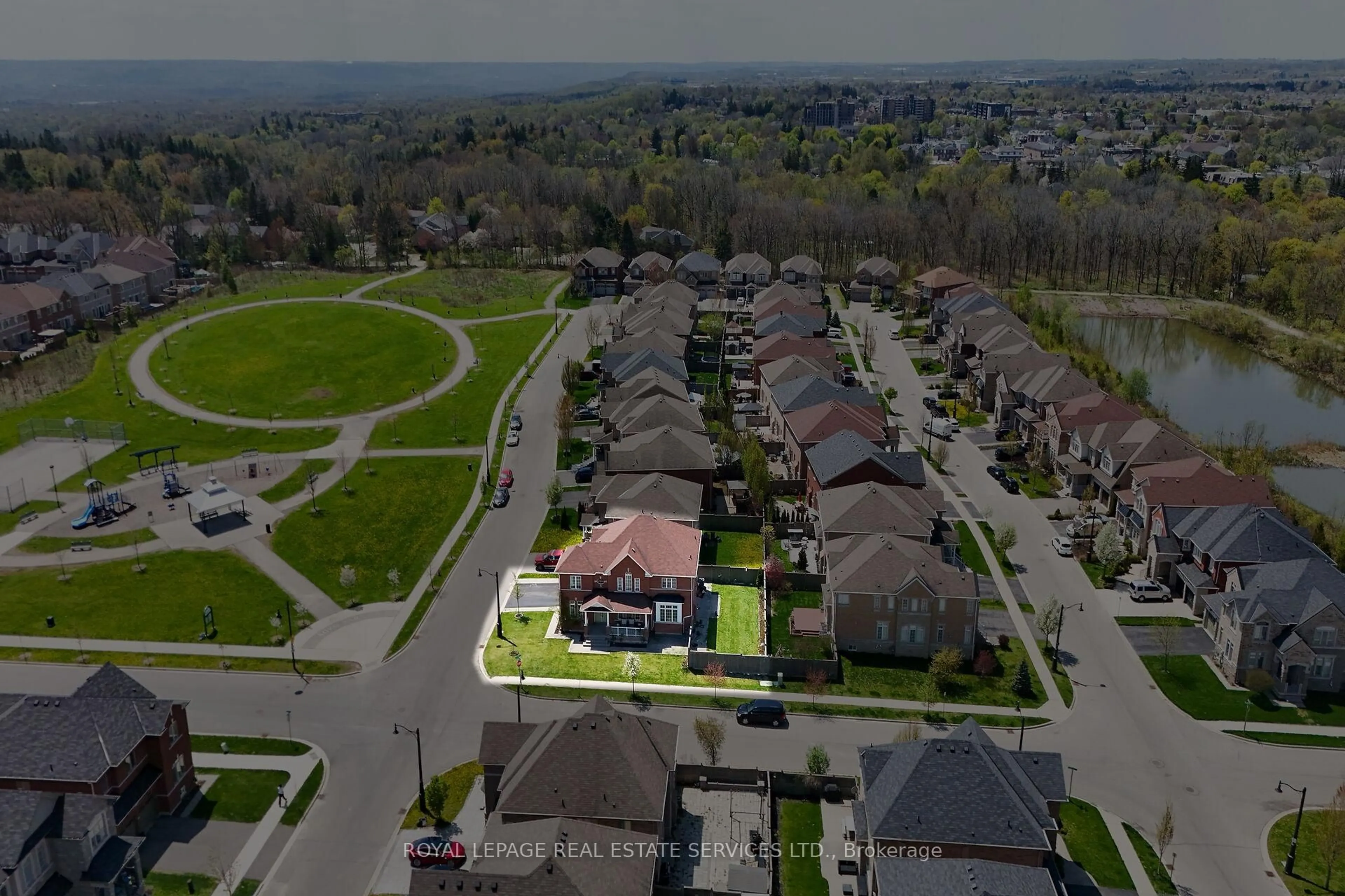 A pic from outside/outdoor area/front of a property/back of a property/a pic from drone, street for 123 Attridge Cres, Hamilton Ontario L0R 2H7