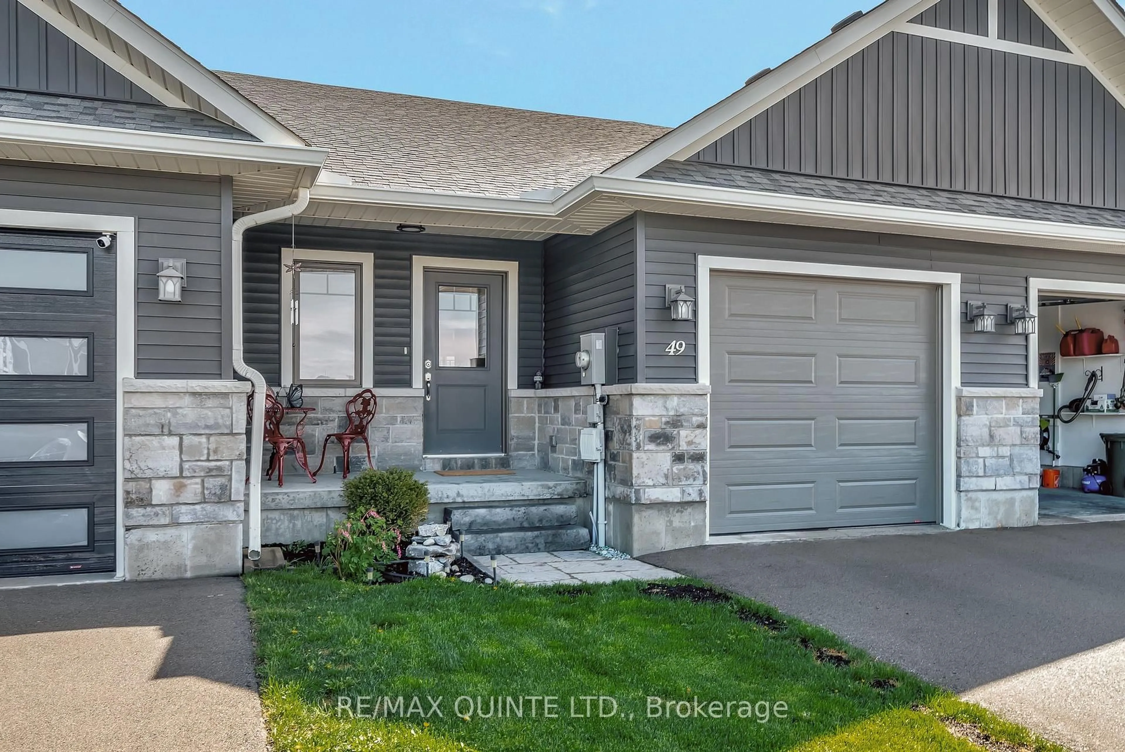 Home with vinyl exterior material, street for 49 Sandhu Cres, Belleville Ontario K8P 0G7