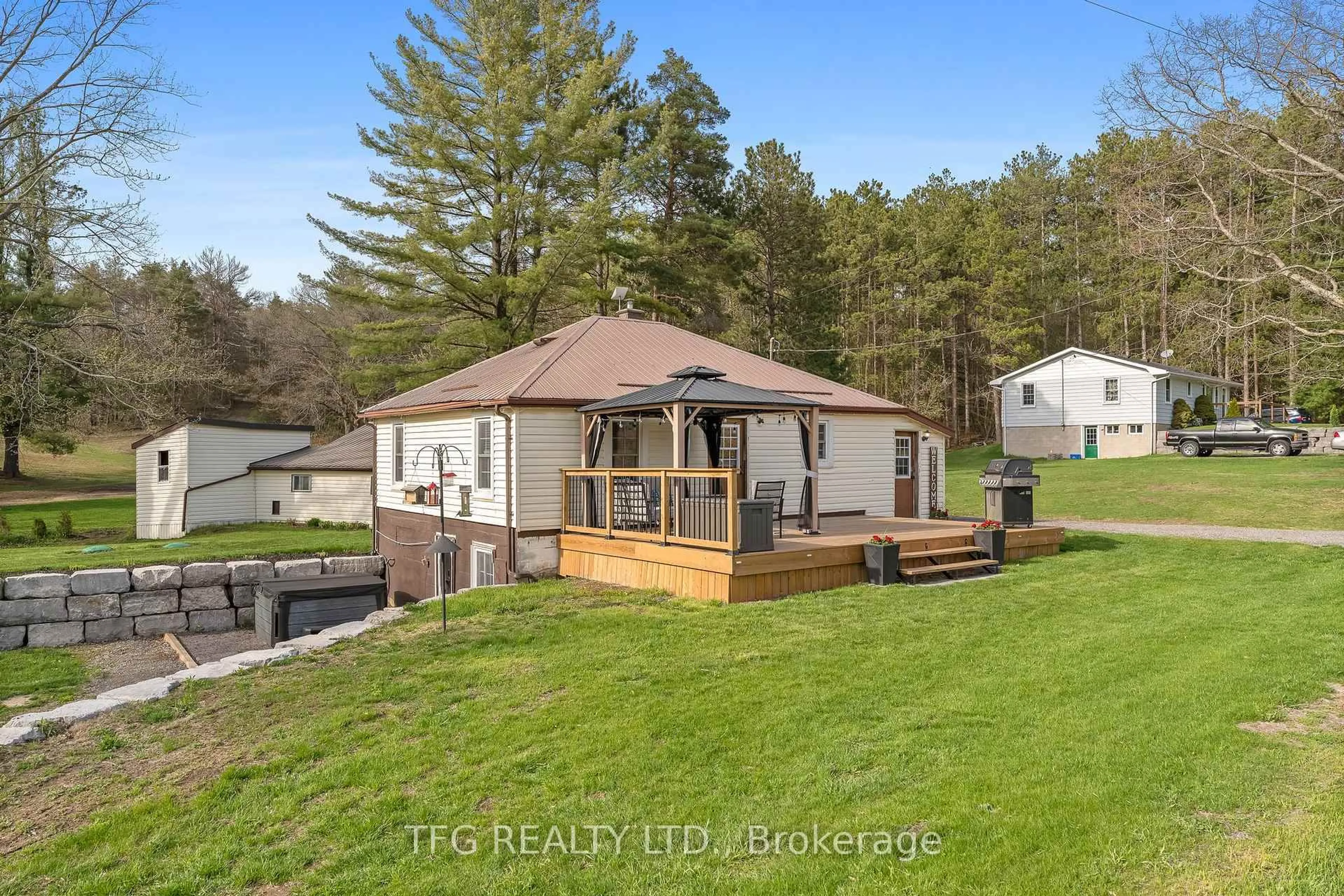 A pic from outside/outdoor area/front of a property/back of a property/a pic from drone, water/lake/river/ocean view for 4190 Wright Rd, Port Hope Ontario L0A 1B0