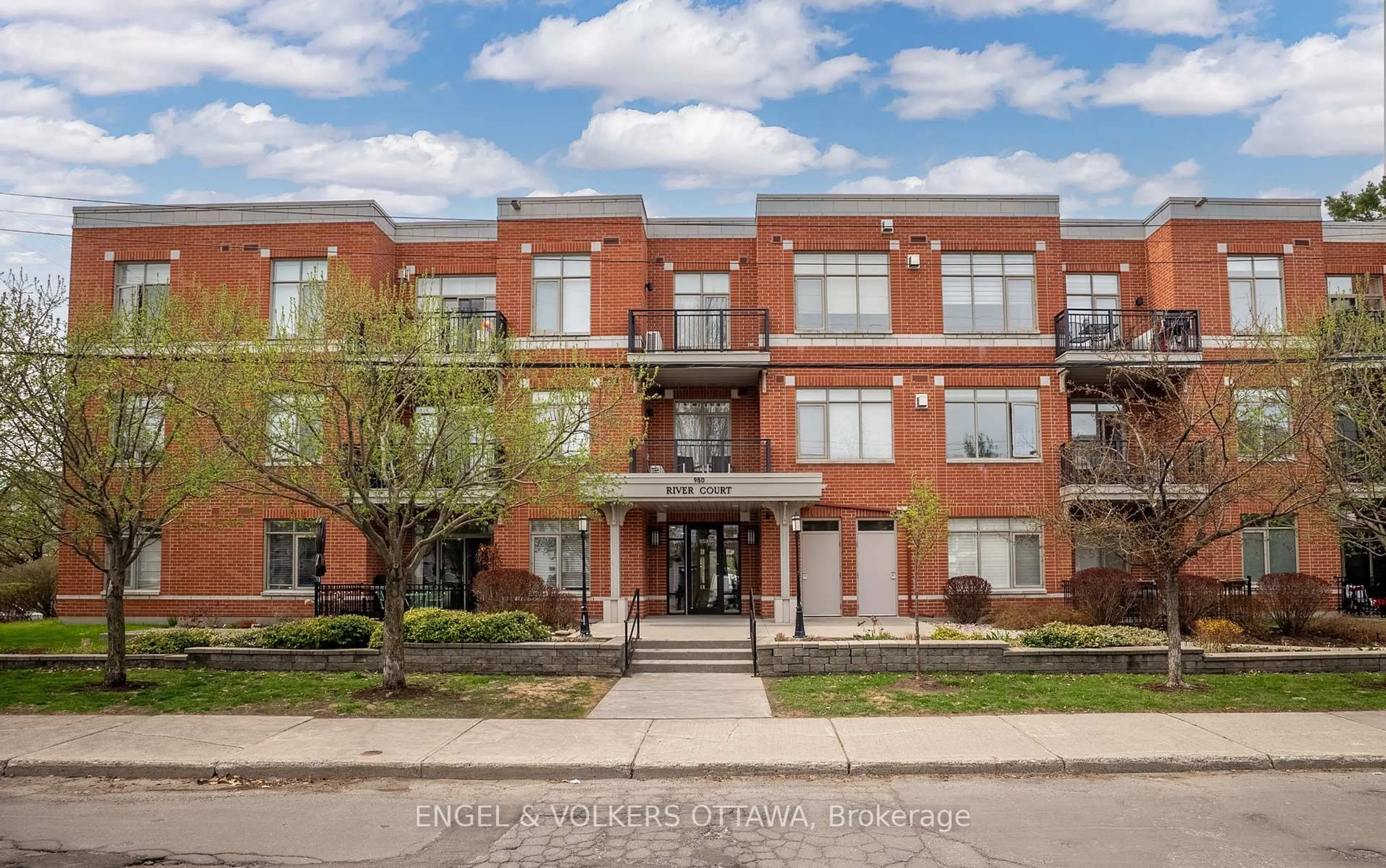 Unknown for 950 Marguerite Ave #107, Ottawa Ontario K1K 3T8