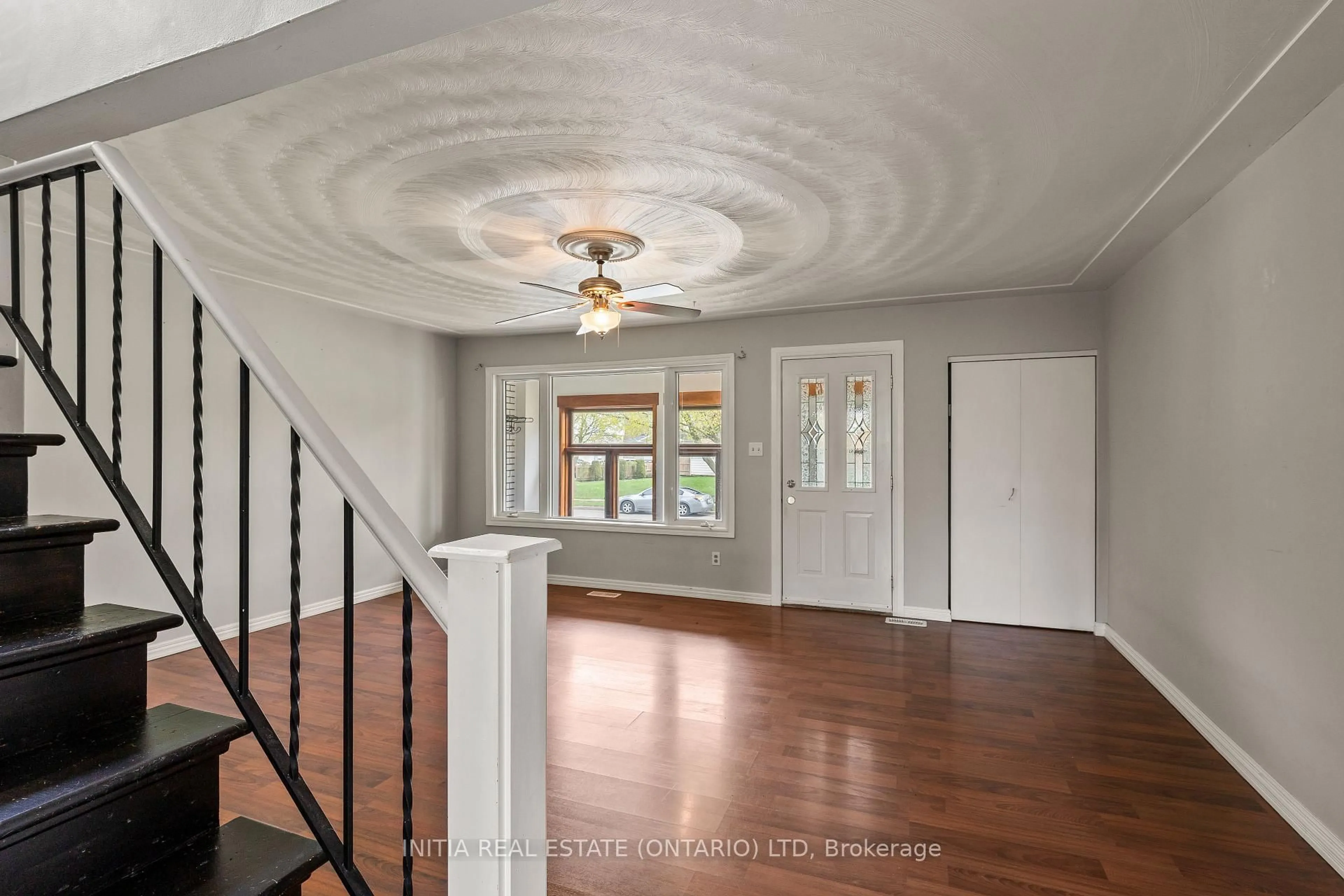 Indoor entryway for 222 Elgin Cres, Stratford Ontario N5A 3Z5