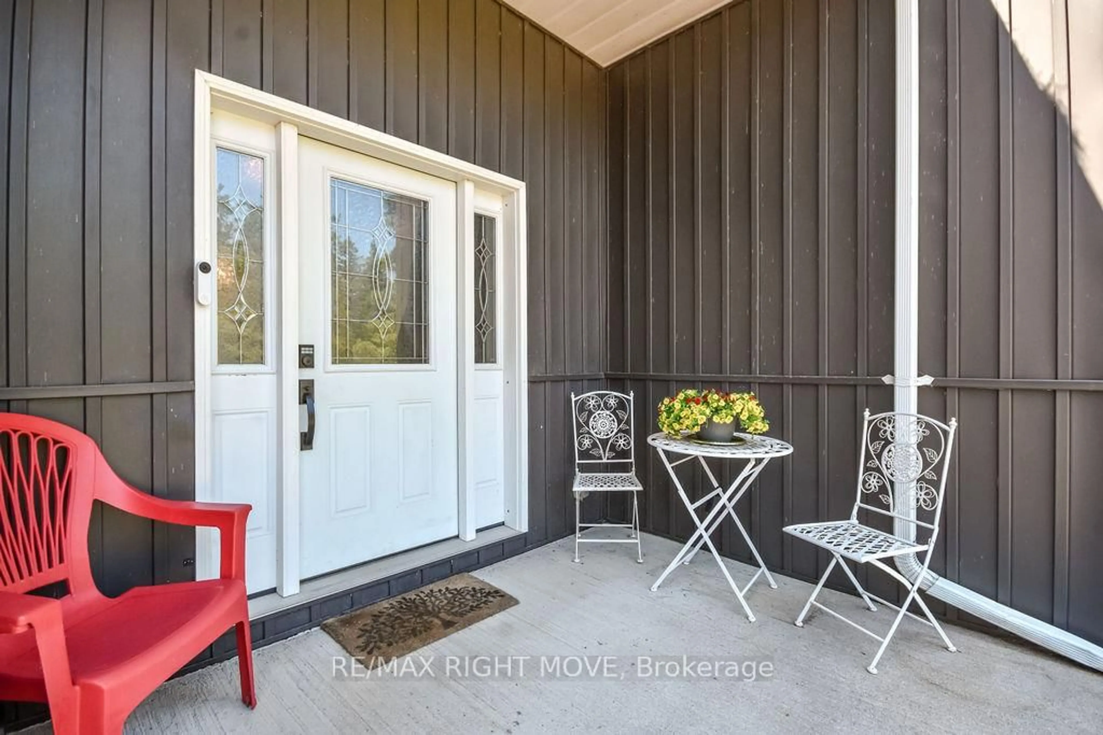 Indoor entryway for 12 Fulsom Cres, Kawartha Lakes Ontario L3V 6H5
