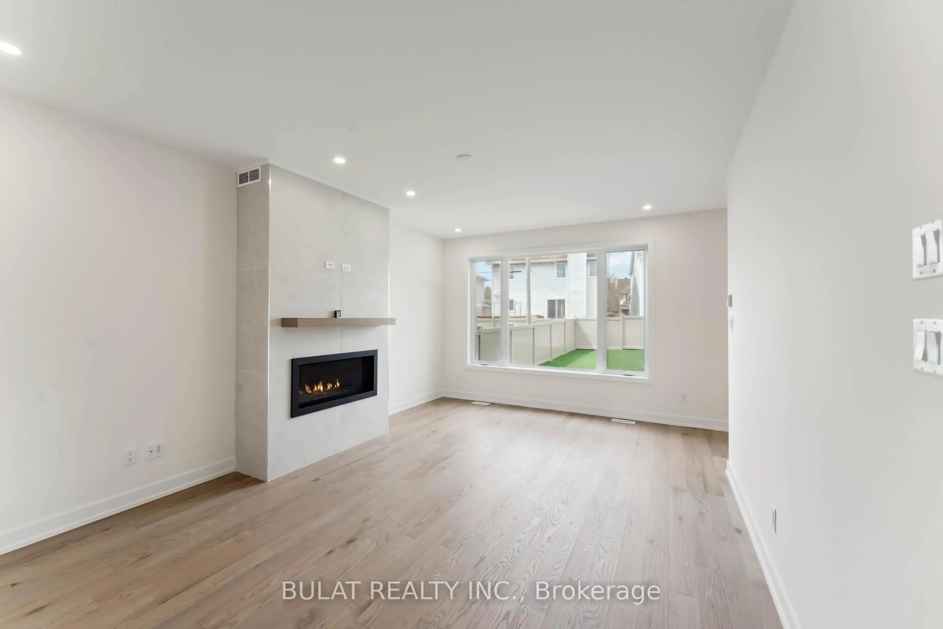 A pic of a room for 1361 Kitchener Ave, Ottawa Ontario K1V 6W1