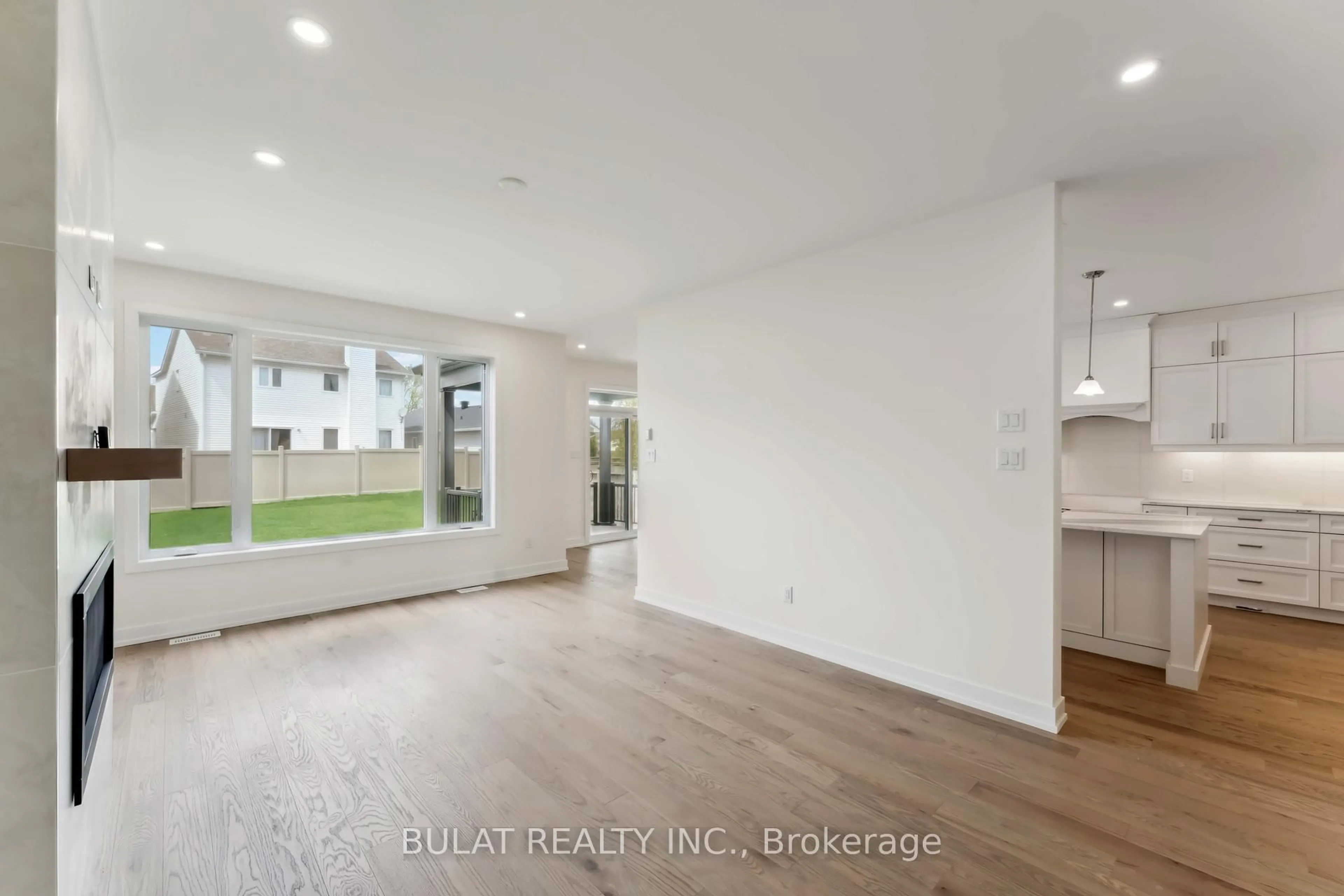 A pic of a room for 1361 Kitchener Ave, Ottawa Ontario K1V 6W1