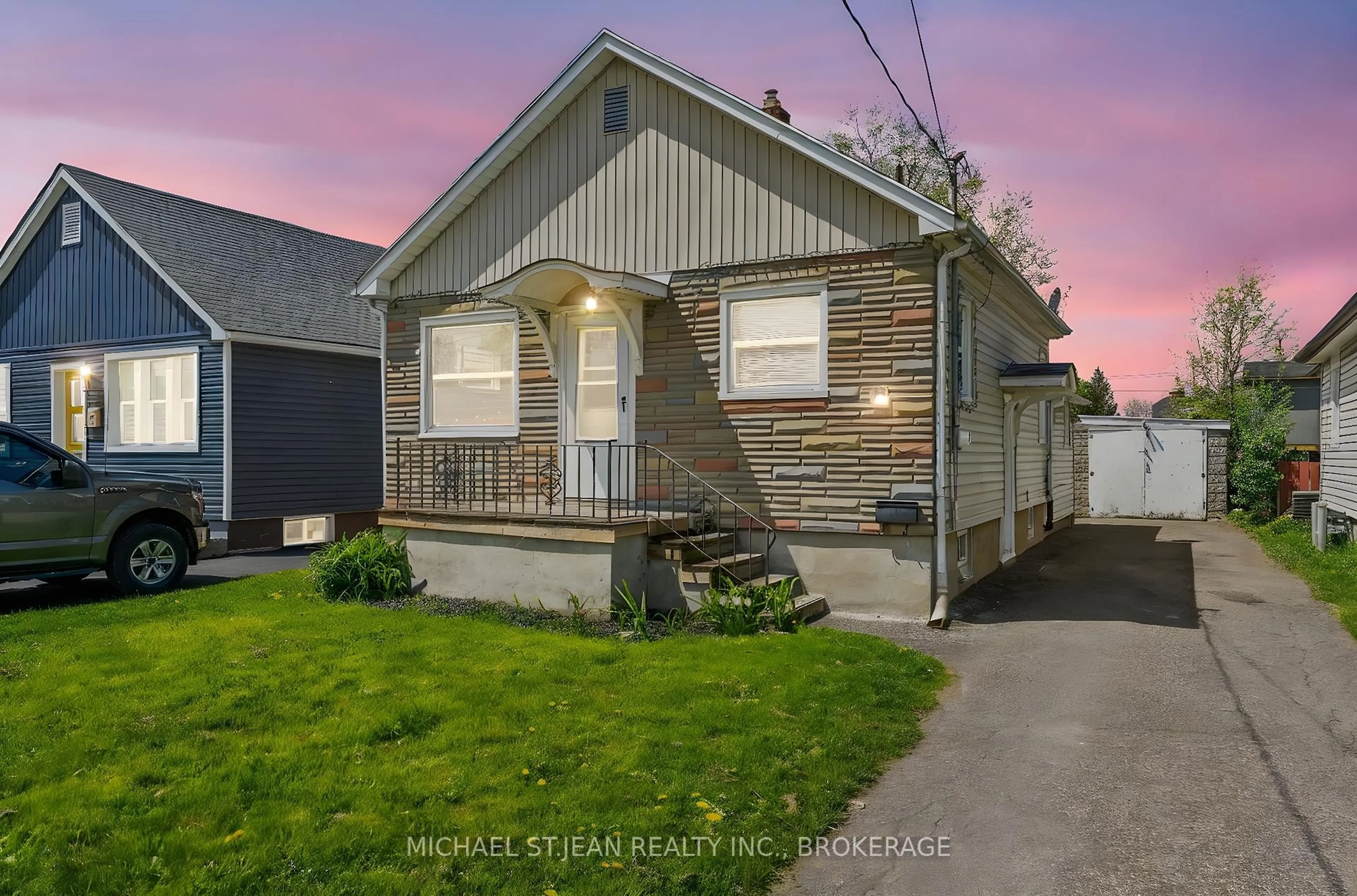 Unknown for 11 Marlborough Ave, St. Catharines Ontario L2M 5T1
