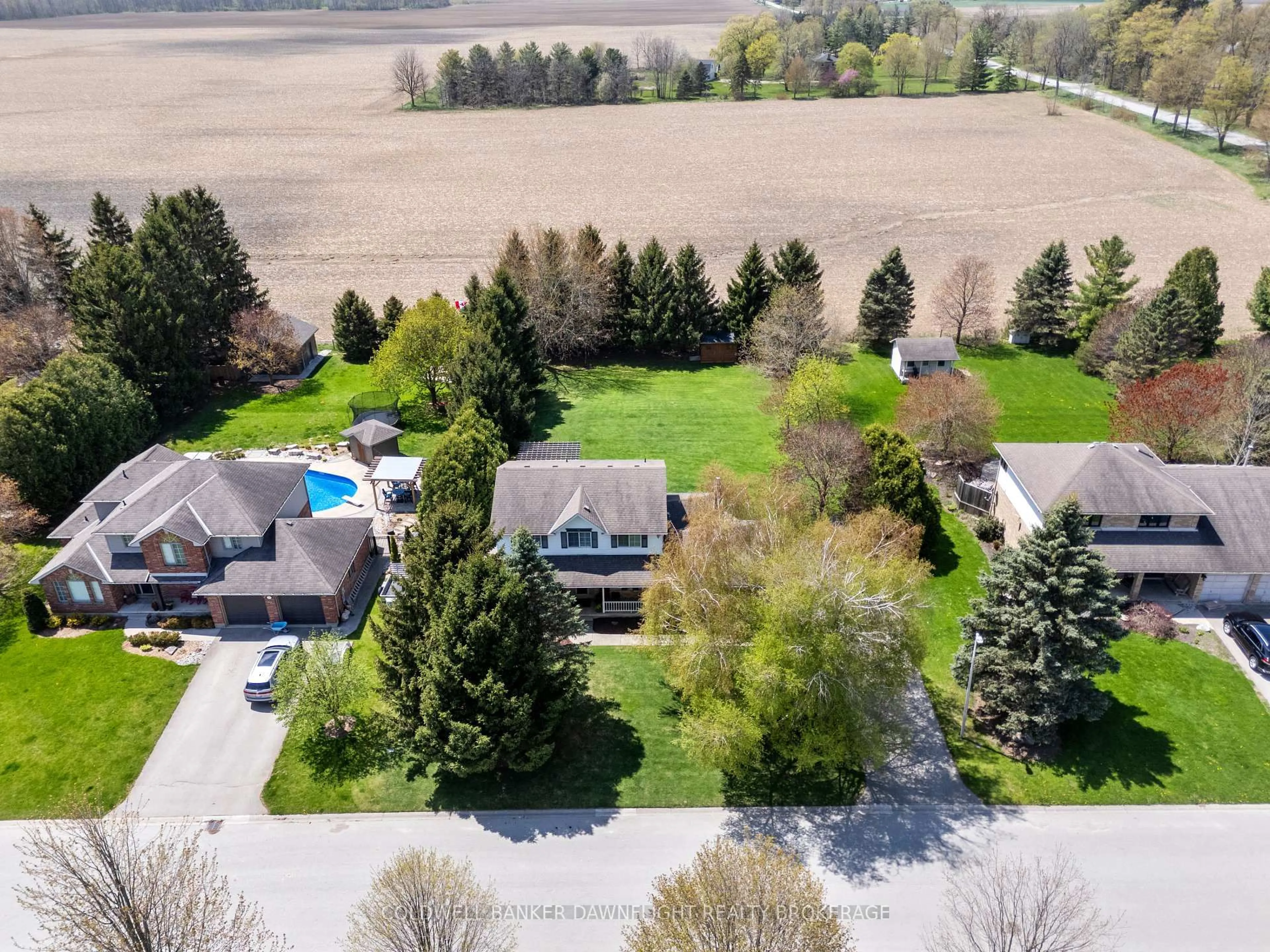 A pic from outside/outdoor area/front of a property/back of a property/a pic from drone, water/lake/river/ocean view for 152 Salisbury Dr, Middlesex Centre Ontario N0M 1P0