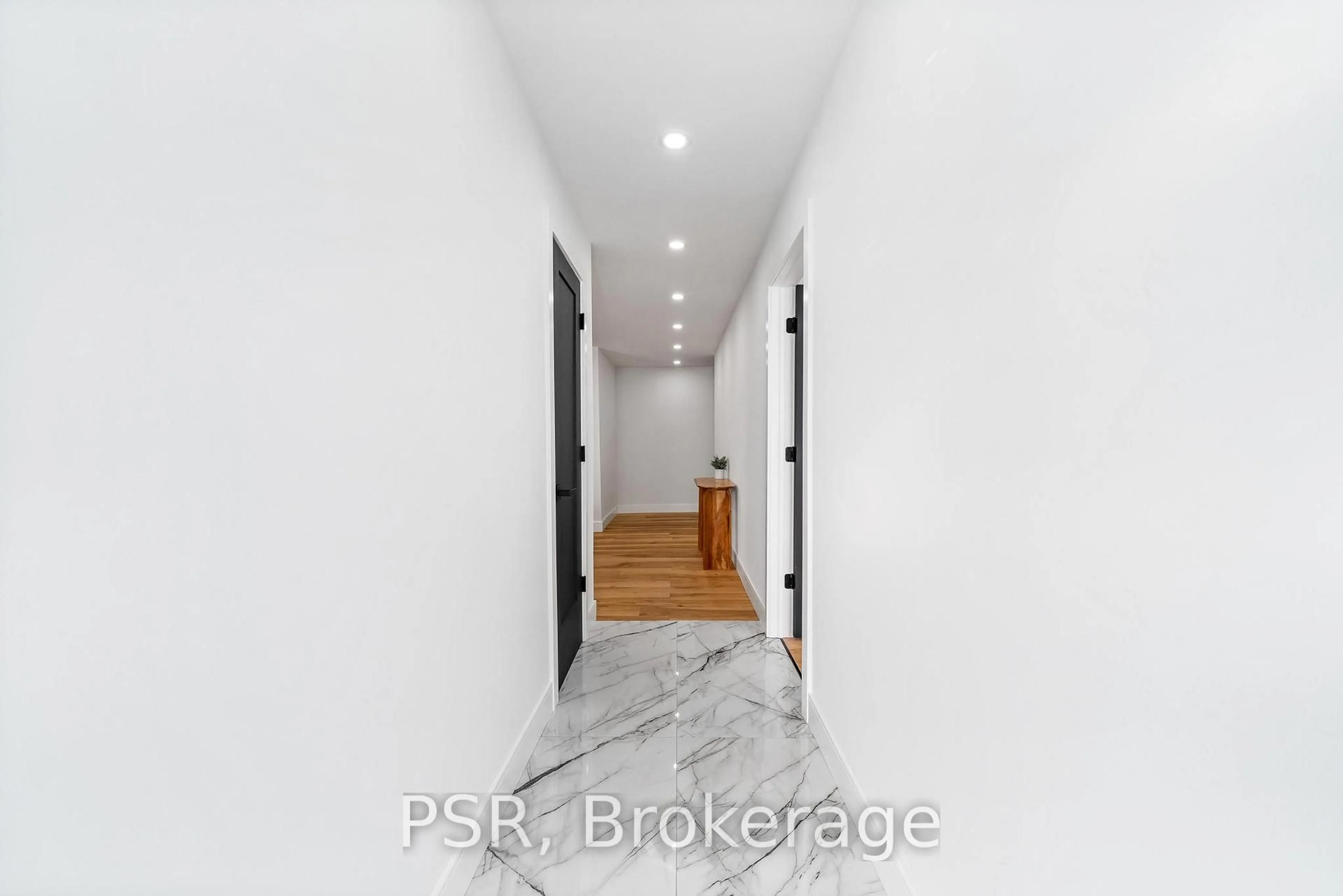 Unknown for 528 Main St, Grimsby Ontario L3M 1T5