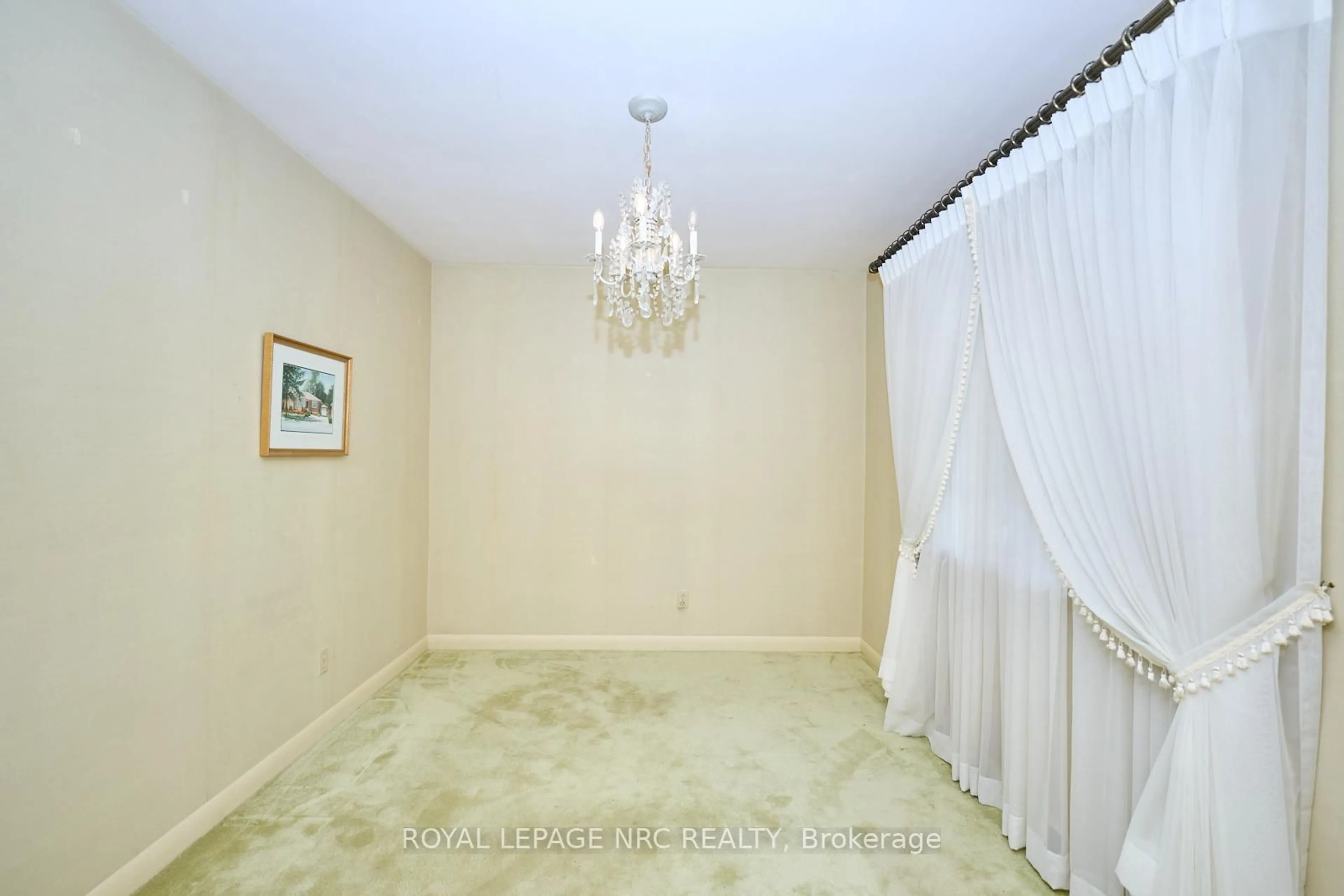 A pic of a room for 90 Glenridge Ave, St. Catharines Ontario L2R 4X3