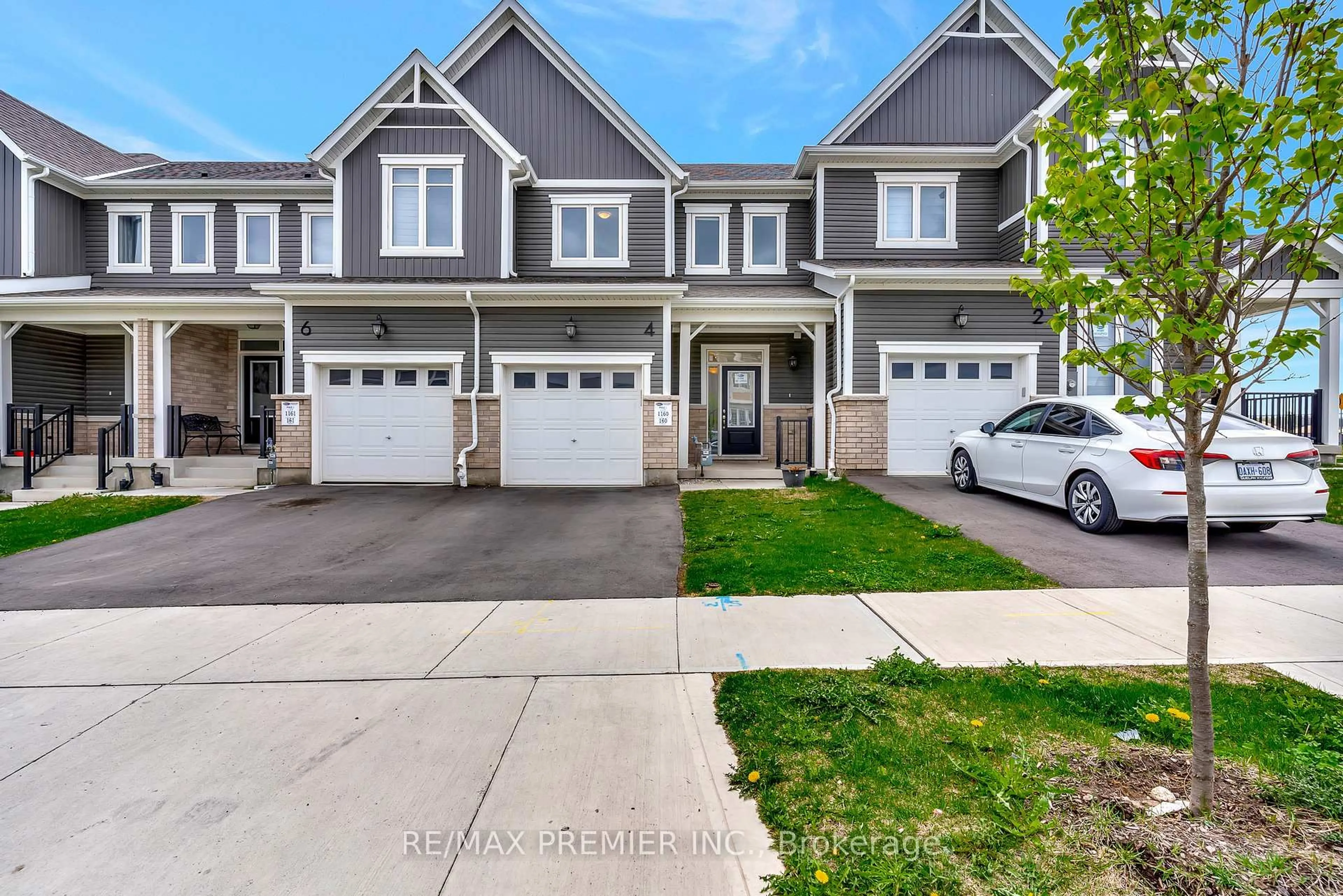 A pic from outside/outdoor area/front of a property/back of a property/a pic from drone, street for 4 Saxony St, Kitchener Ontario N2R 0S3