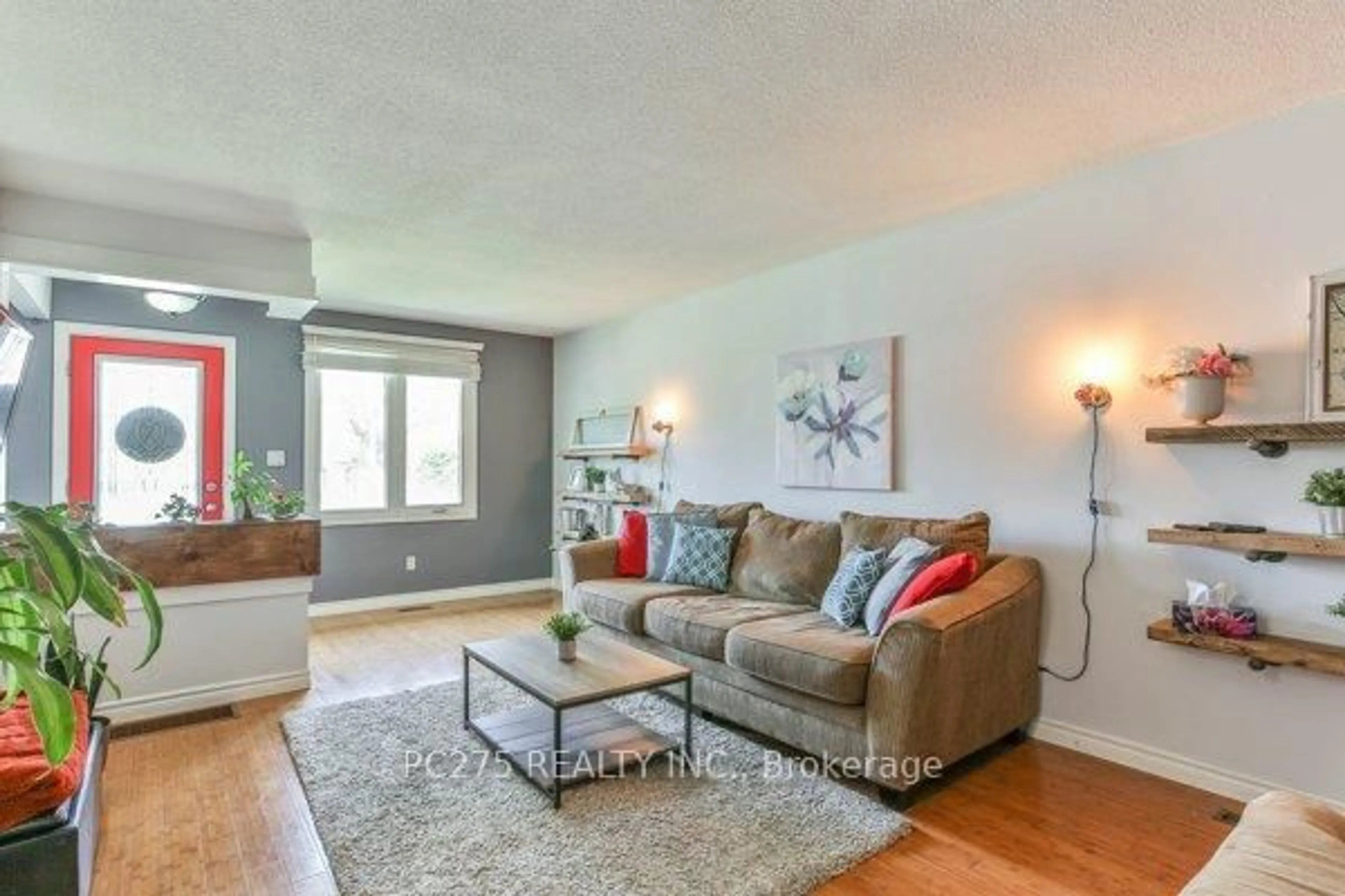 Living room with furniture, unknown for 221 Admiral Dr, London East Ontario N5V 1H9
