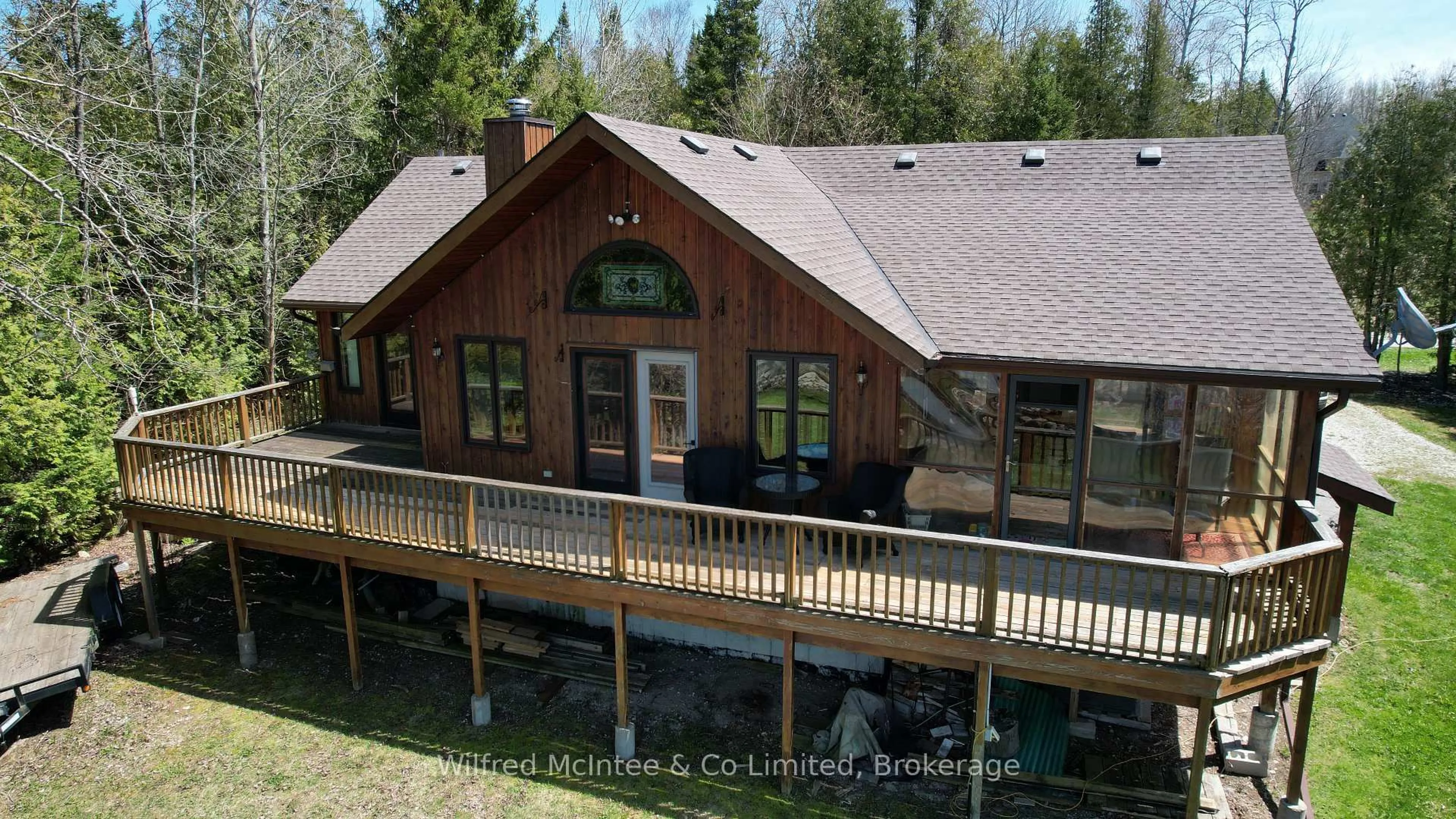 A pic from outside/outdoor area/front of a property/back of a property/a pic from drone, water/lake/river/ocean view for 126 Buckingham Lane, Meaford Ontario N0H 1V0