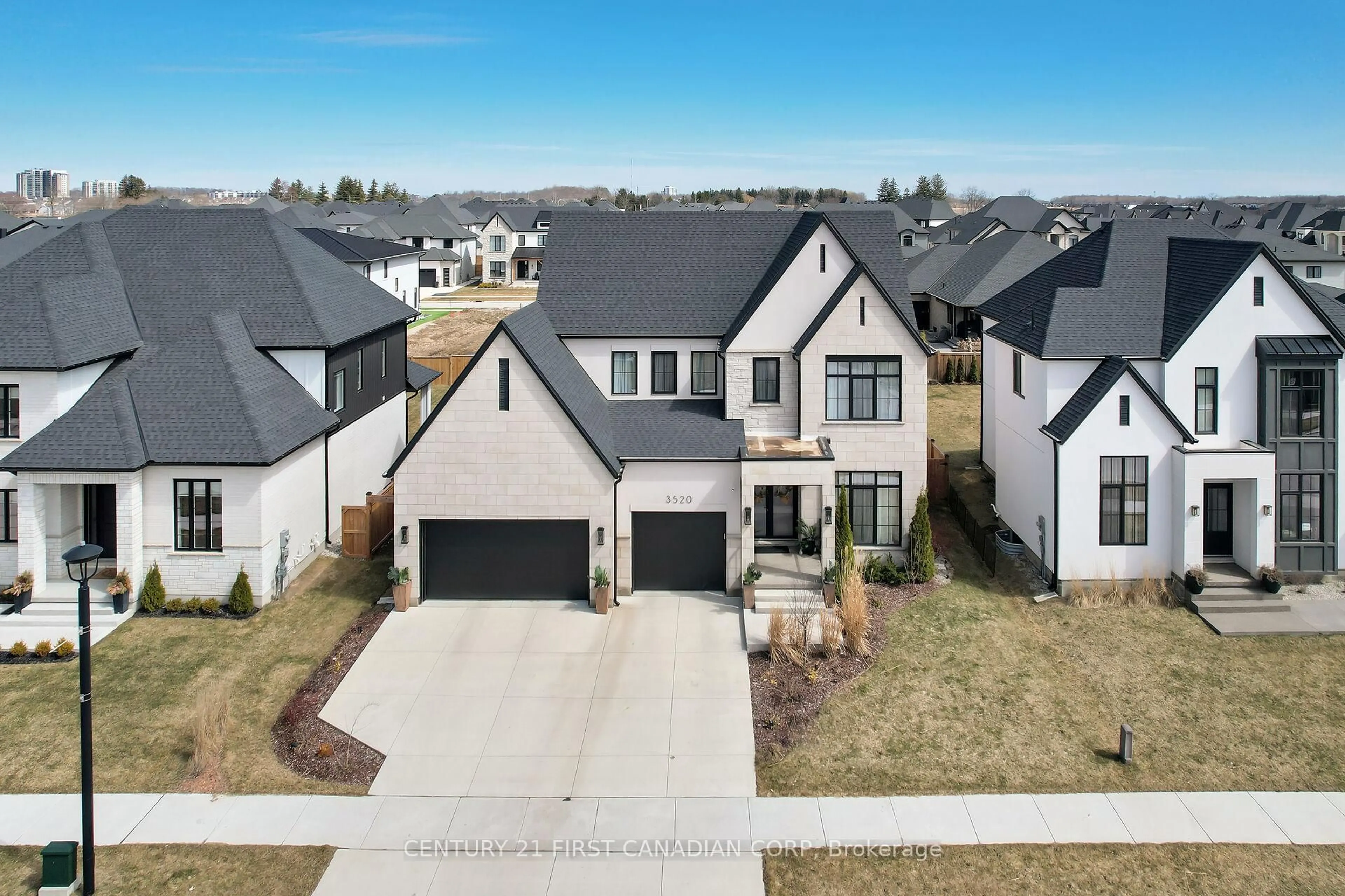 A pic from outside/outdoor area/front of a property/back of a property/a pic from drone, street for 3520 Grand Oak Crossing N/A, London South Ontario N6P 0G7