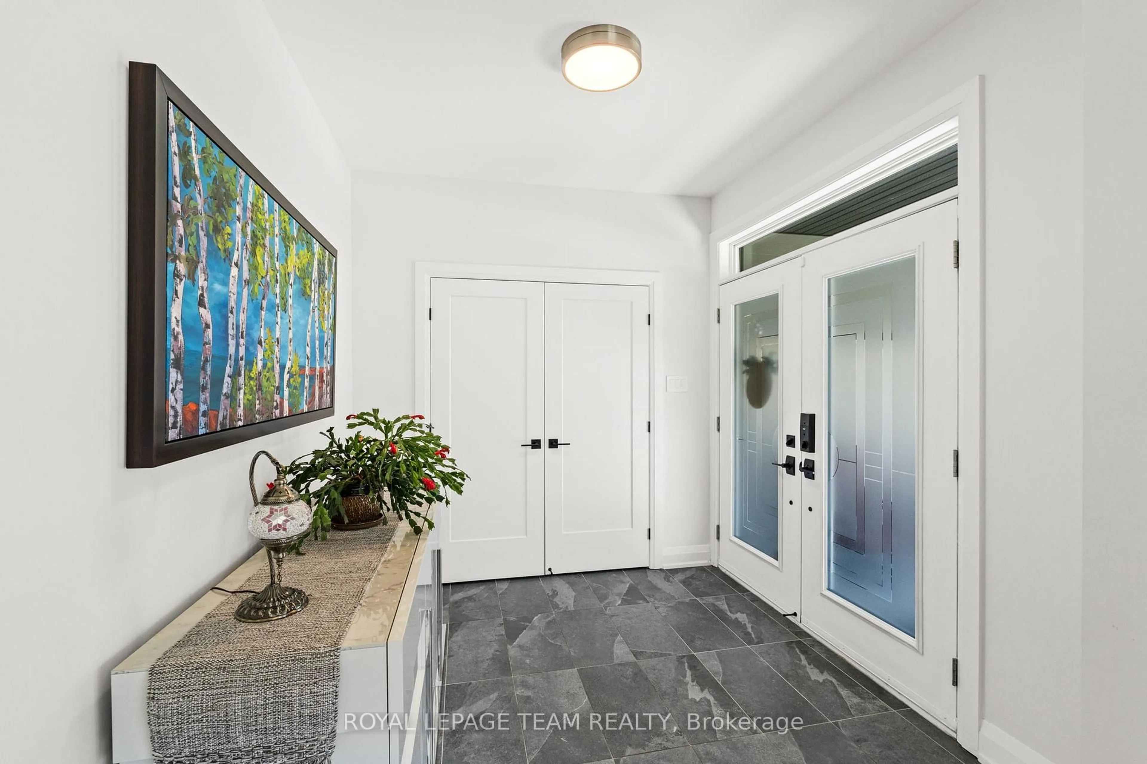 Indoor entryway for 425 BUTLER FARM Rd, North Grenville Ontario K0G 1J0