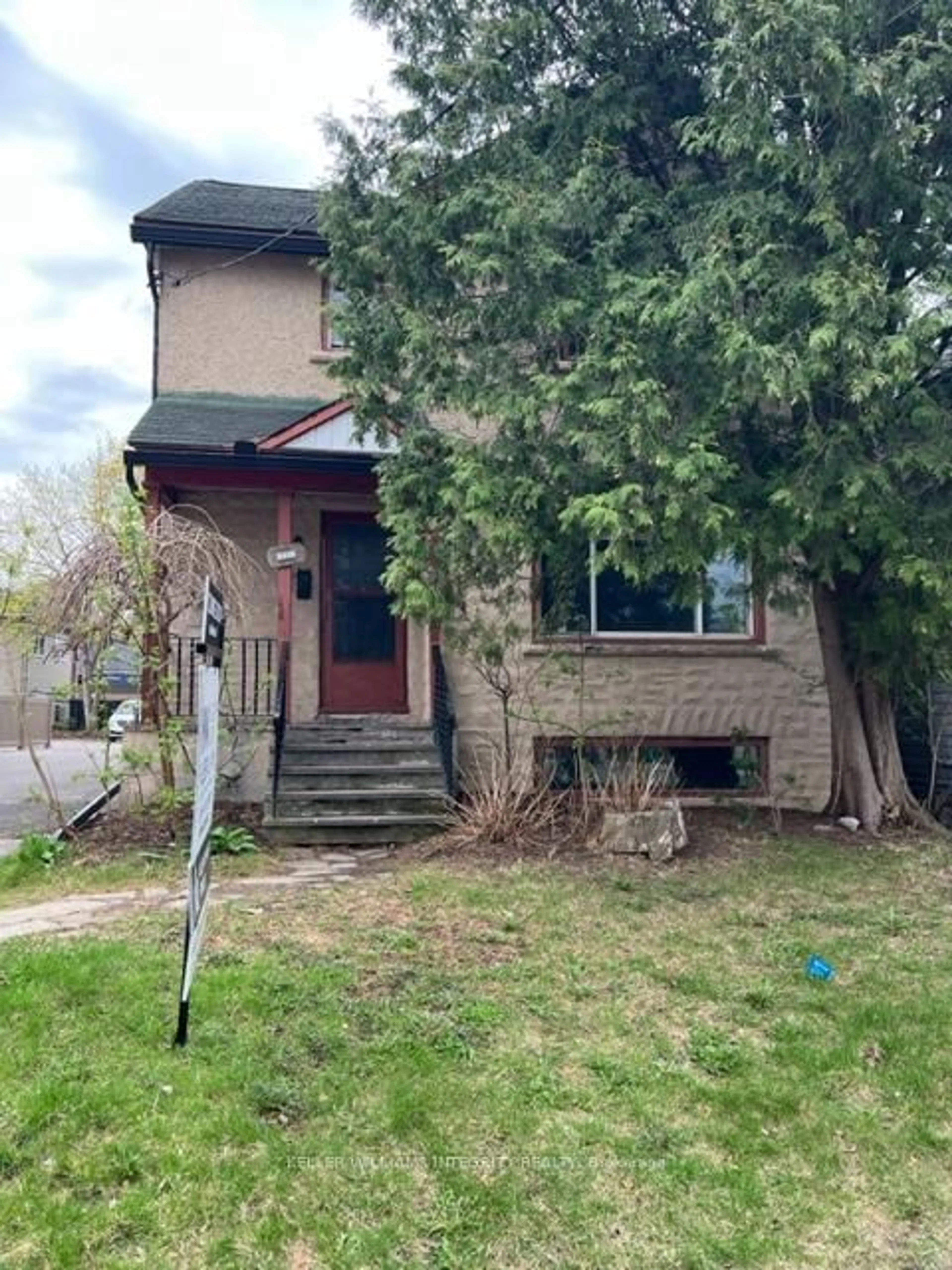 Unknown for 222 Mcarthur Ave, Ottawa Ontario K1L 6P5
