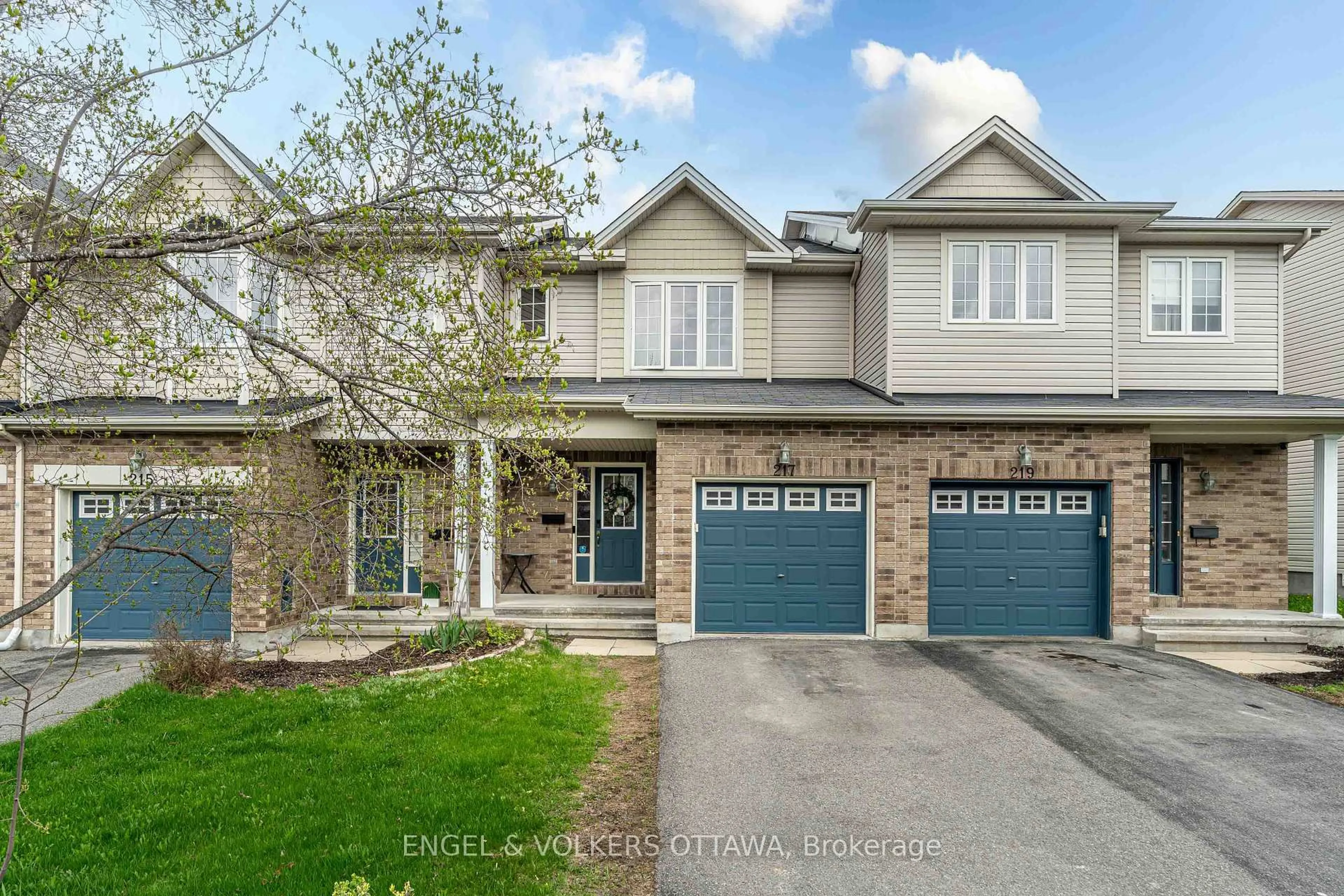 Home with brick exterior material, street for 217 Rolling Meadow Cres, Orleans Ontario K1W 0B1