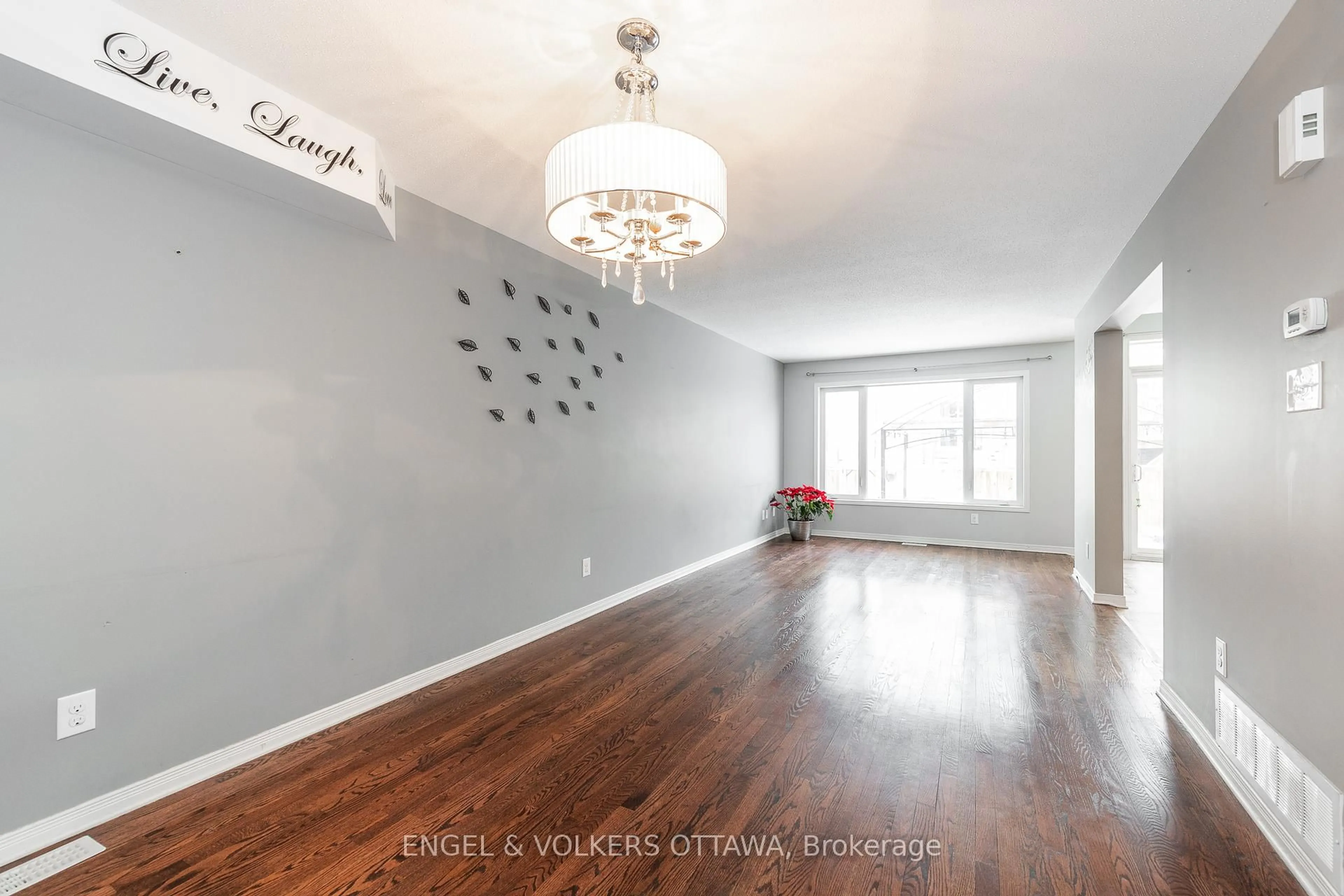 Unknown for 217 Rolling Meadow Cres, Orleans Ontario K1W 0B1