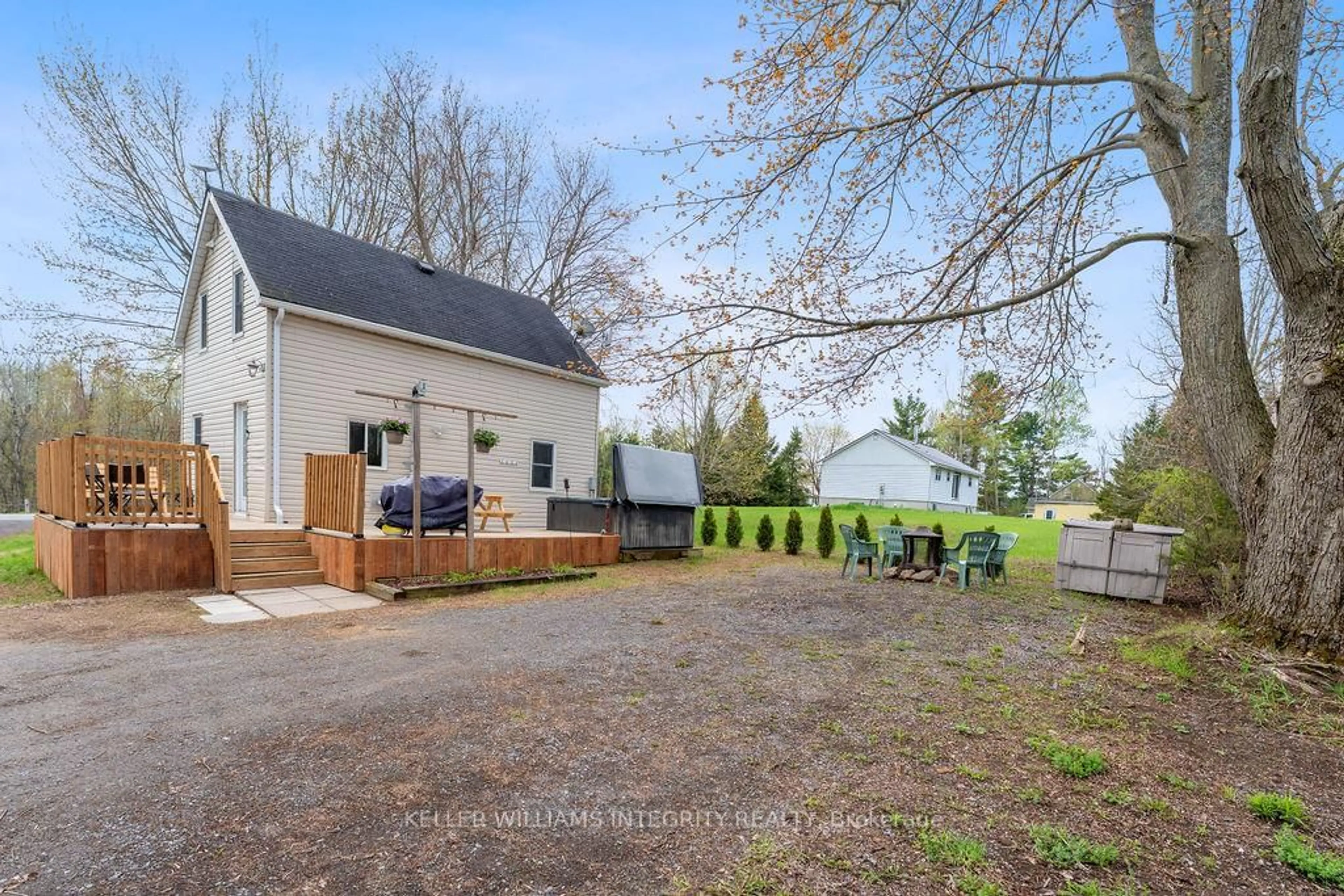 A pic from outside/outdoor area/front of a property/back of a property/a pic from drone, street for 2875 Donnelly Dr, Kemptville Ontario K0G 1J0