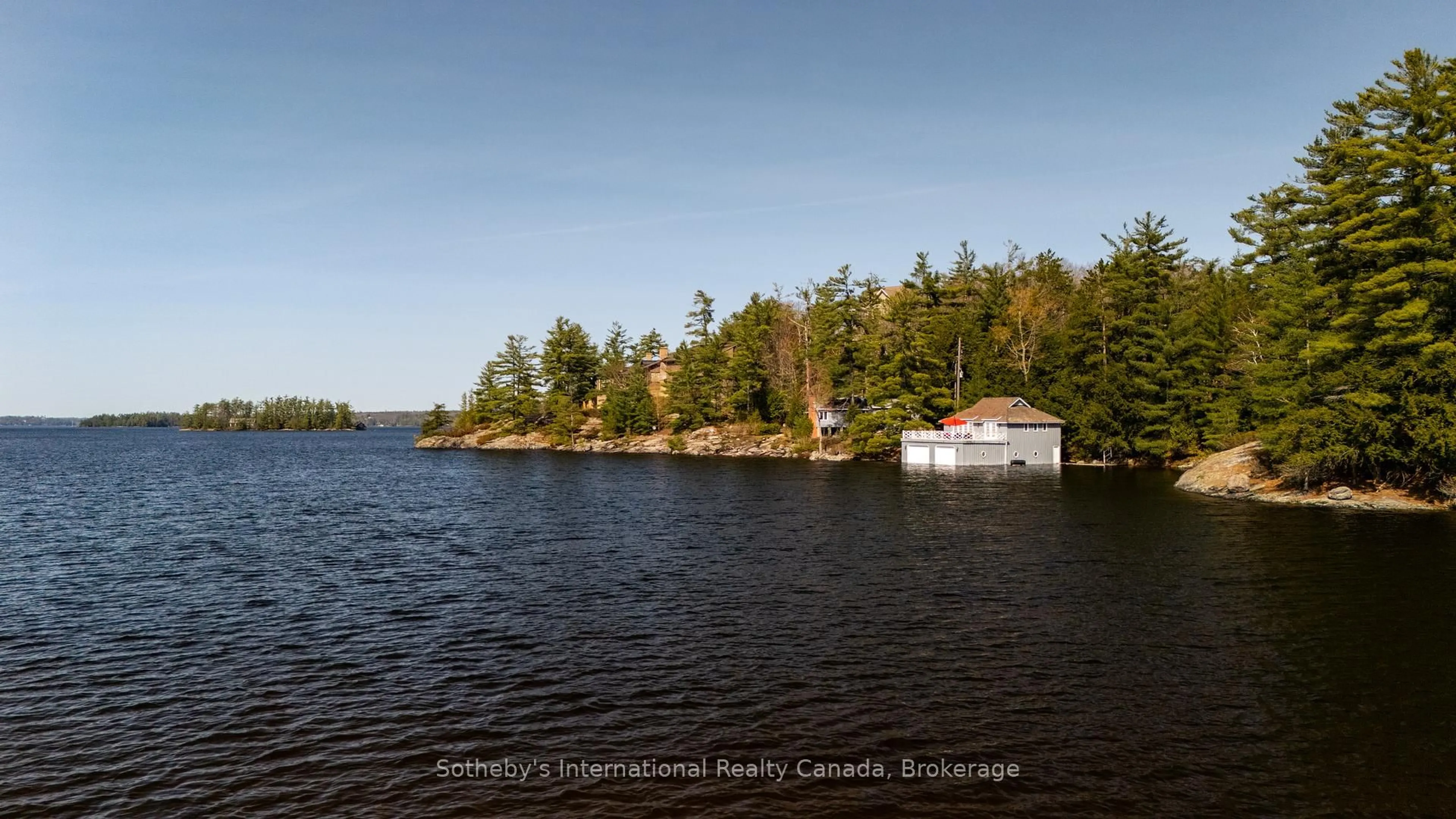 Blurry image for 1-1076 Birch Point Rd, Gravenhurst Ontario P1P 1R1