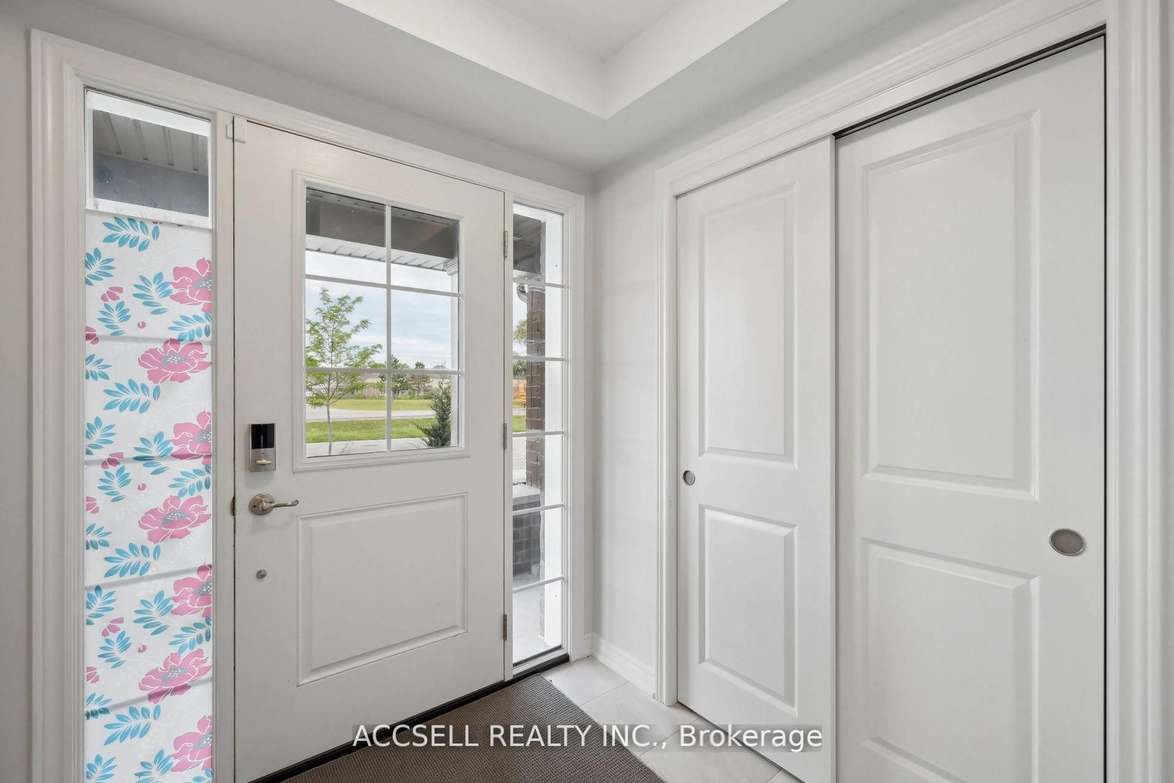 Indoor entryway for 580 Julia Dr, Welland Ontario L3C 0G7