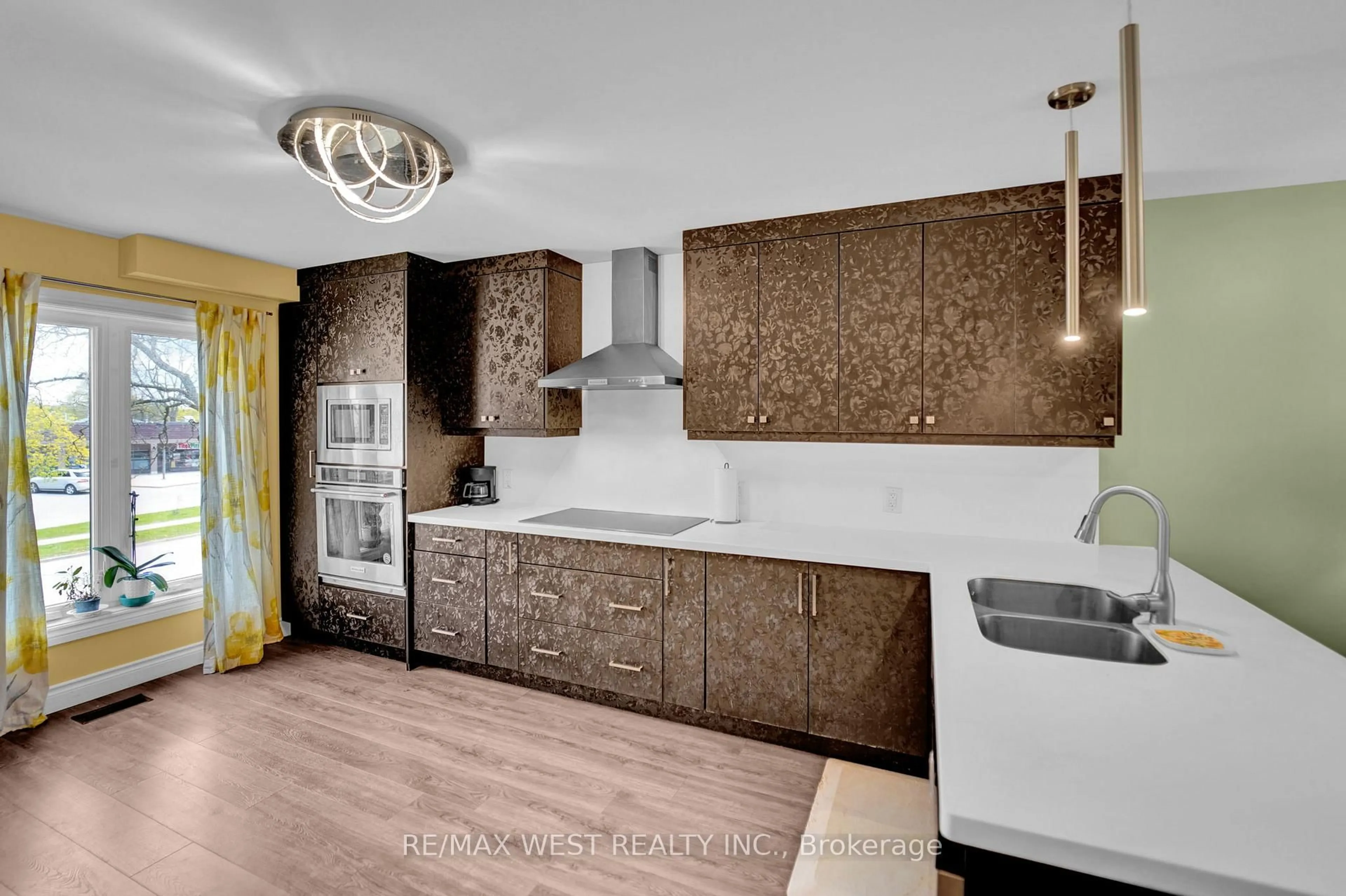Contemporary kitchen, unknown for 51 Dovercliffe Rd #56, Guelph Ontario N1G 3A5