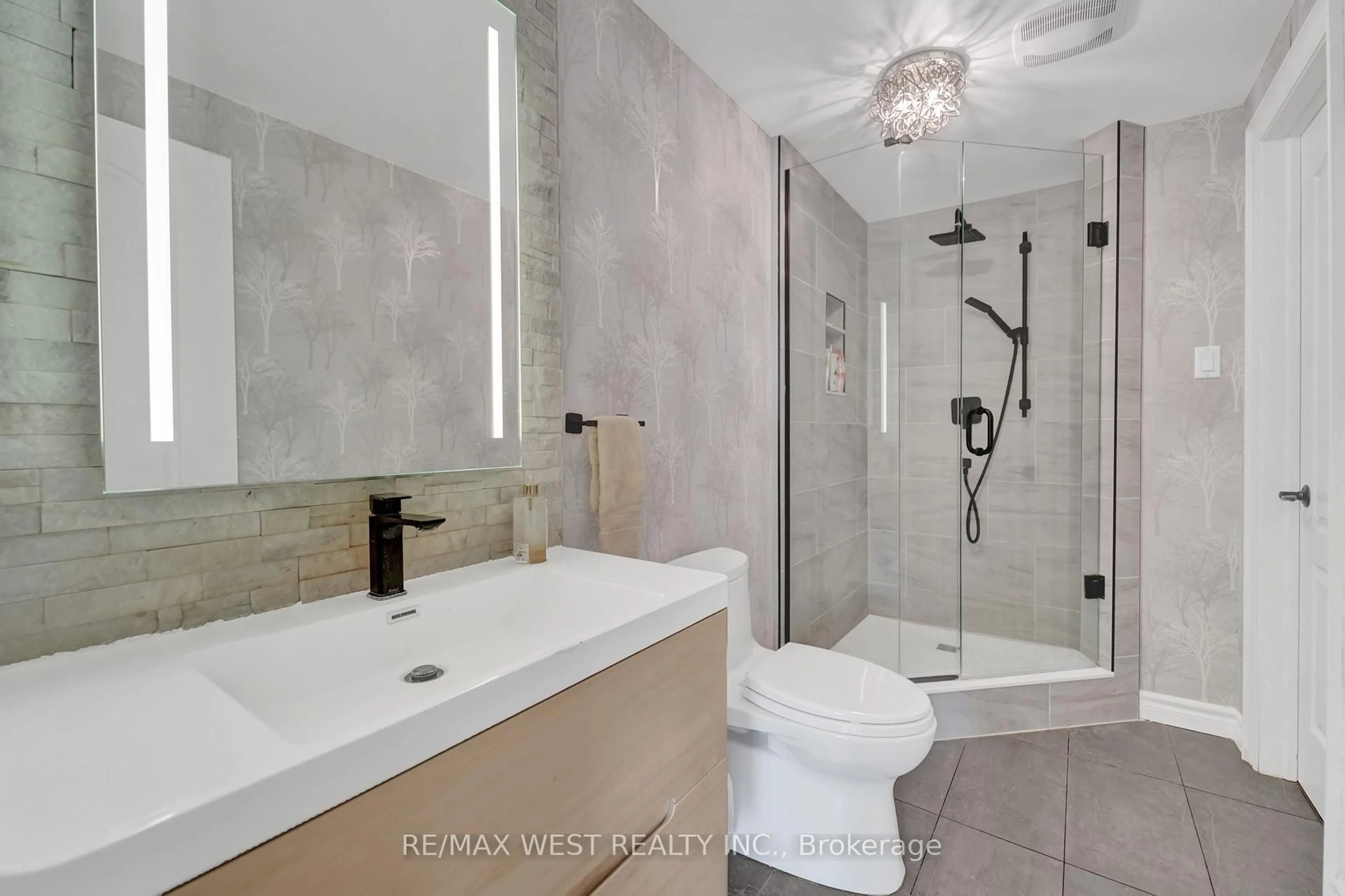 Contemporary bathroom, ceramic/tile floor for 51 Dovercliffe Rd #56, Guelph Ontario N1G 3A5