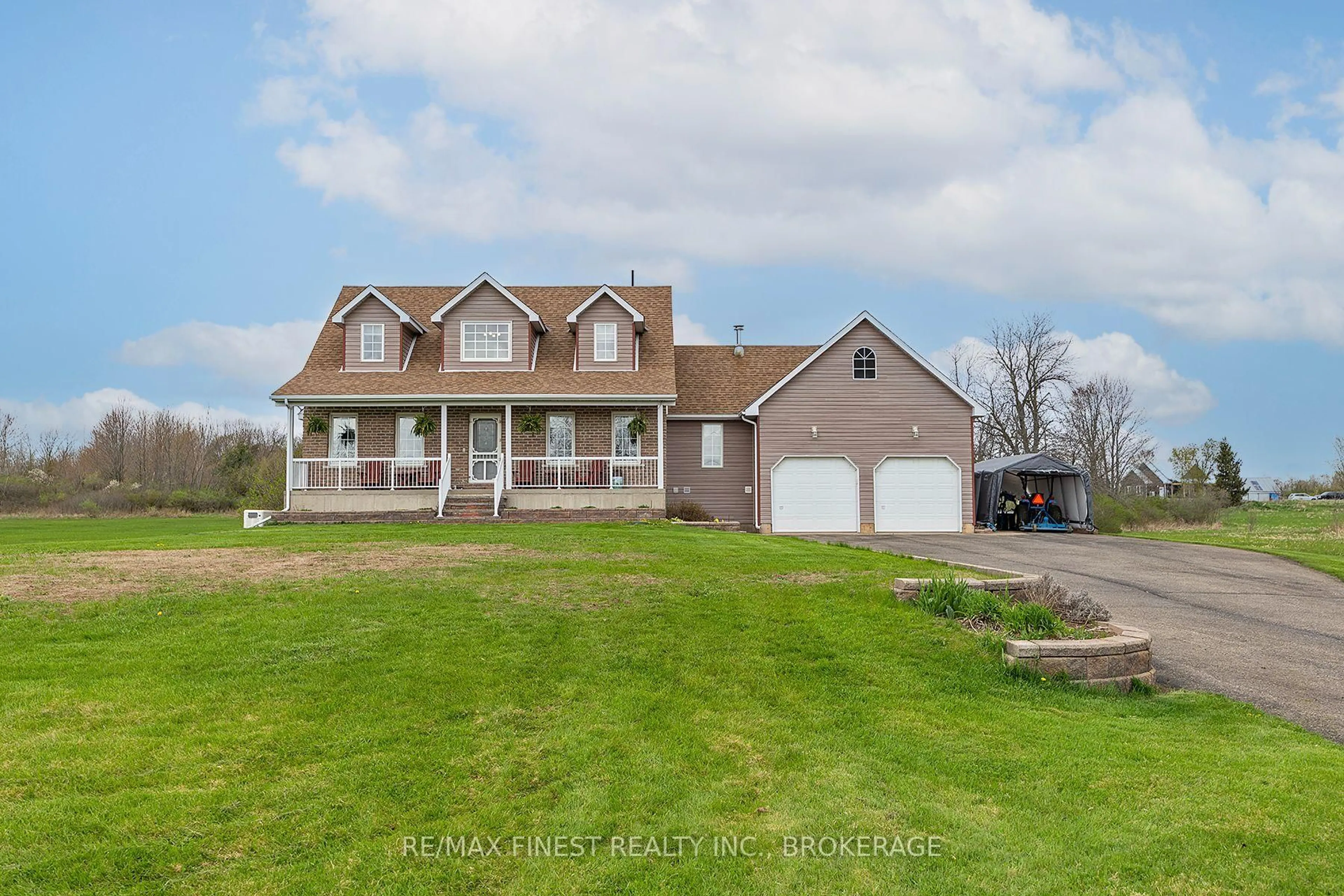 A pic from outside/outdoor area/front of a property/back of a property/a pic from drone, water/lake/river/ocean view for 546 Haig Rd, Leeds and the Thousand Islands Ontario K0E 1L0