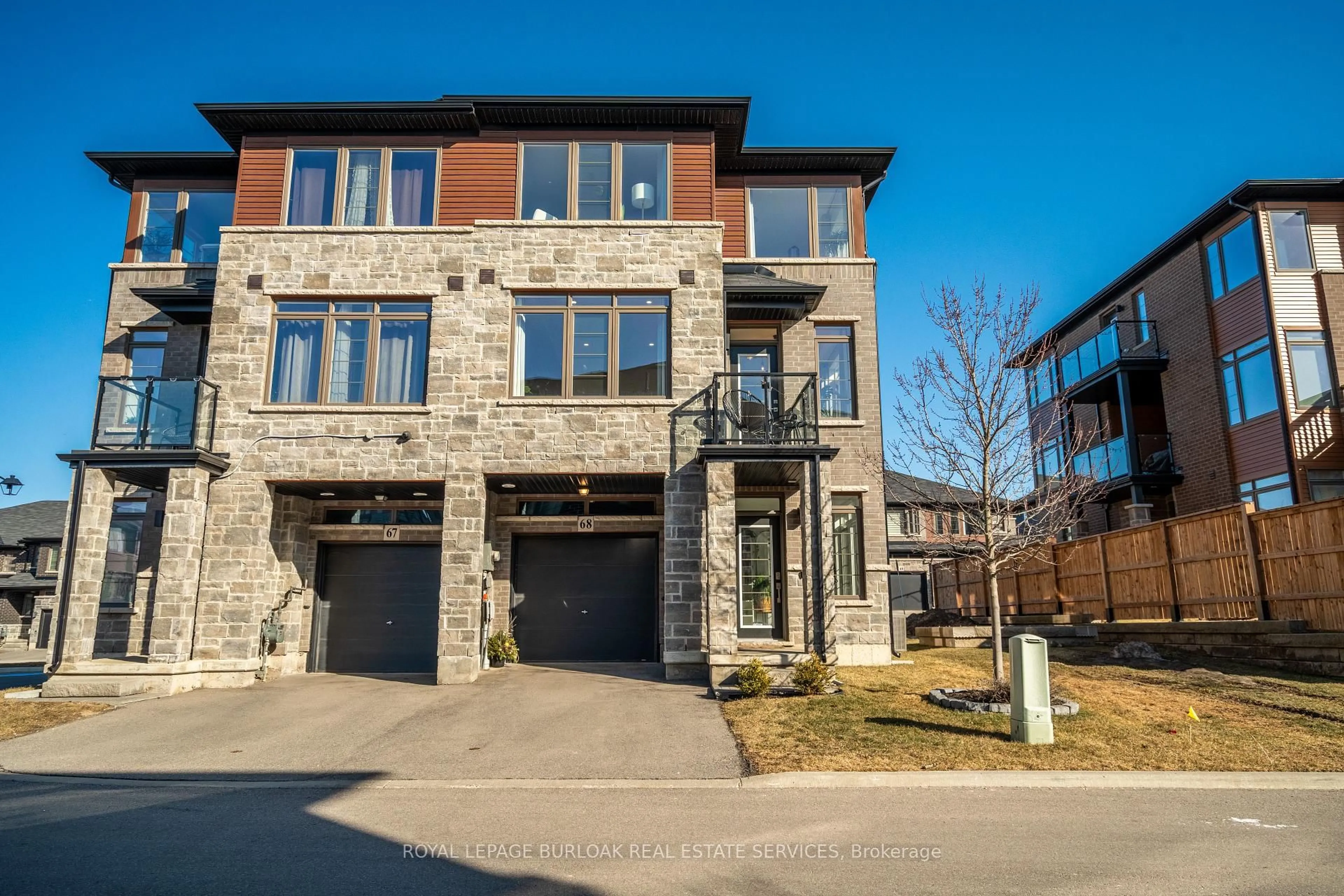 Home with brick exterior material, street for 30 Times Square Blvd #68, Hamilton Ontario L8J 0M1