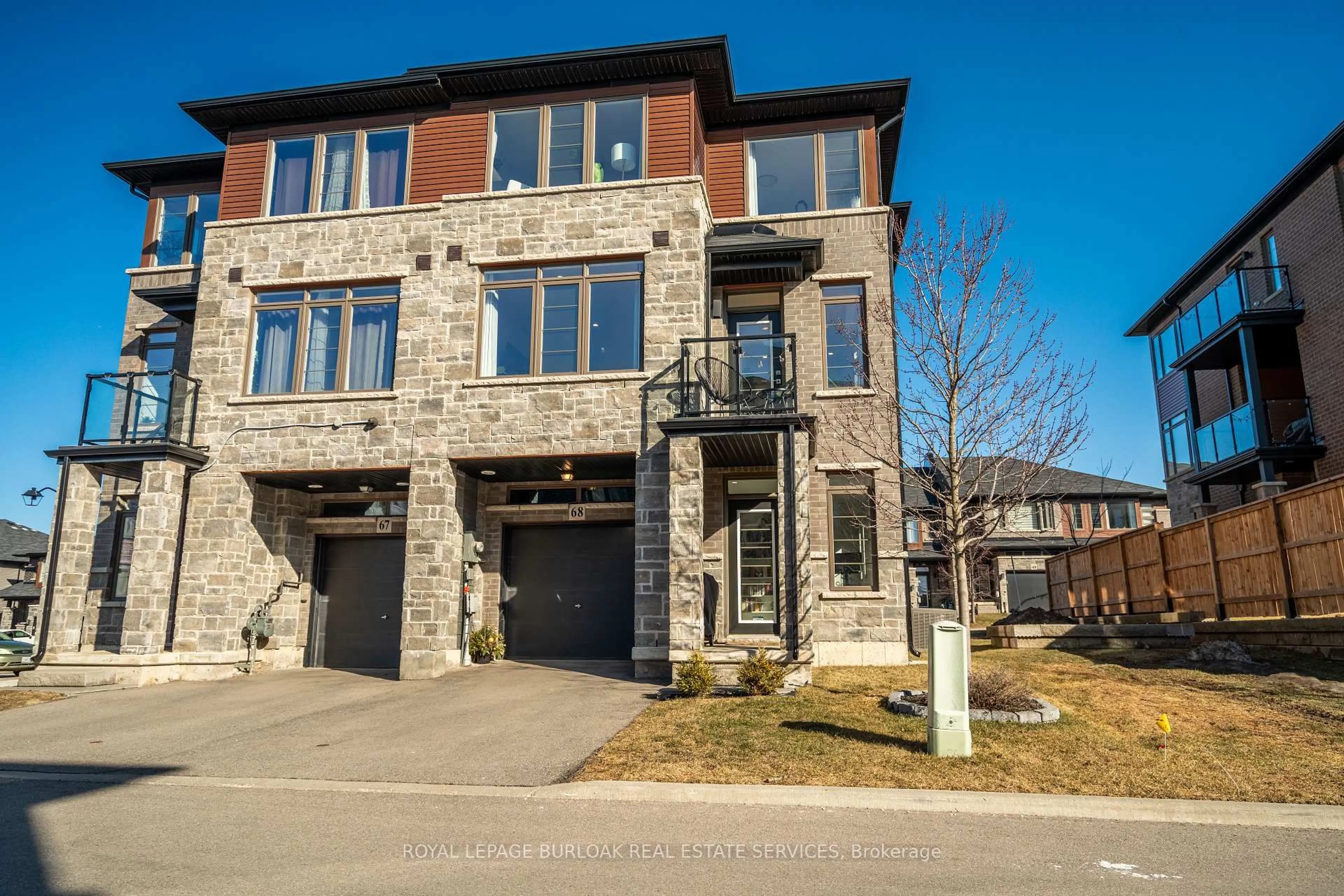 Home with brick exterior material, street for 30 Times Square Blvd #68, Hamilton Ontario L8J 0M1