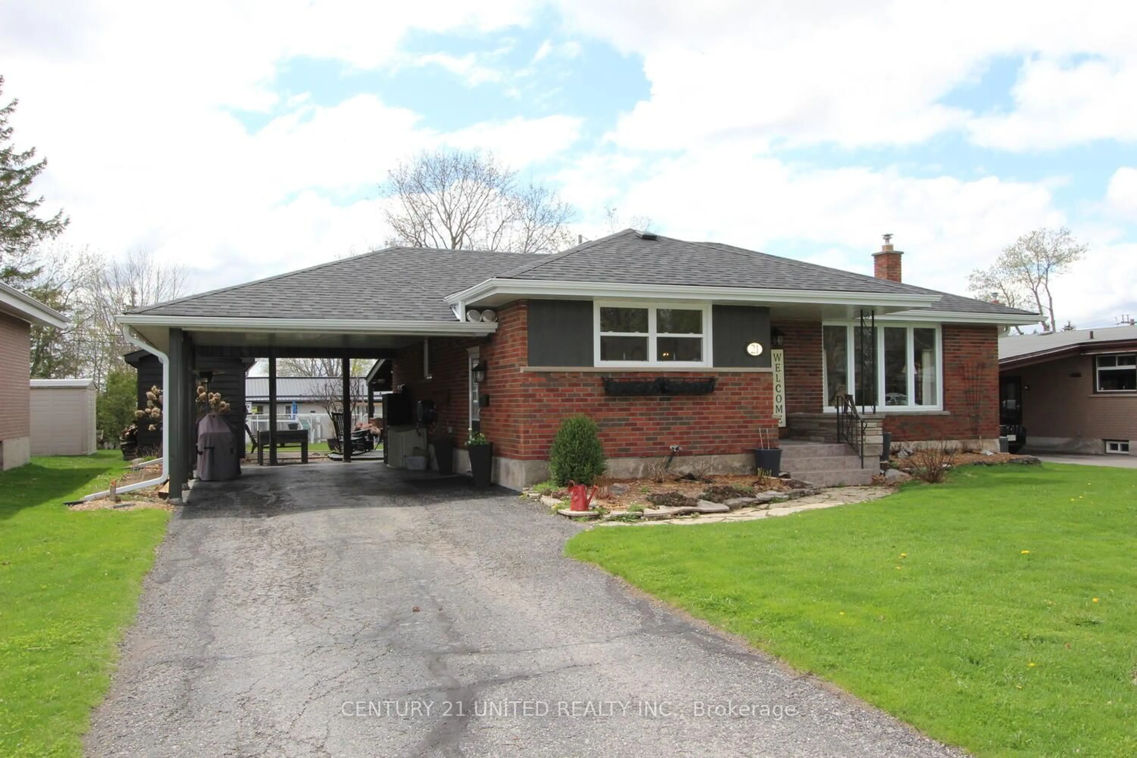 Home with brick exterior material, street for 21 Kawartha Dr, Selwyn Ontario K0L 2H0