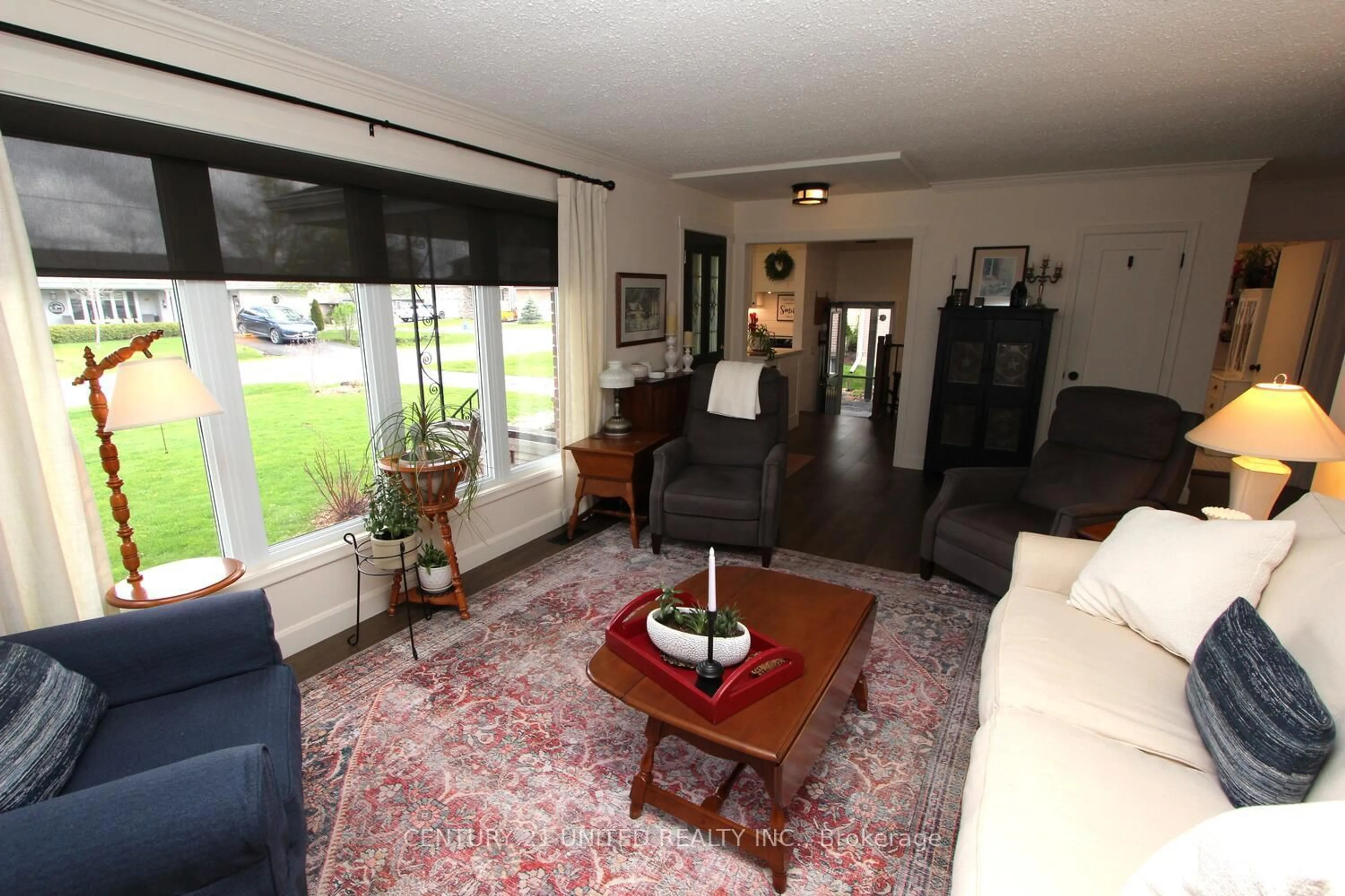 Living room with furniture, unknown for 21 Kawartha Dr, Selwyn Ontario K0L 2H0