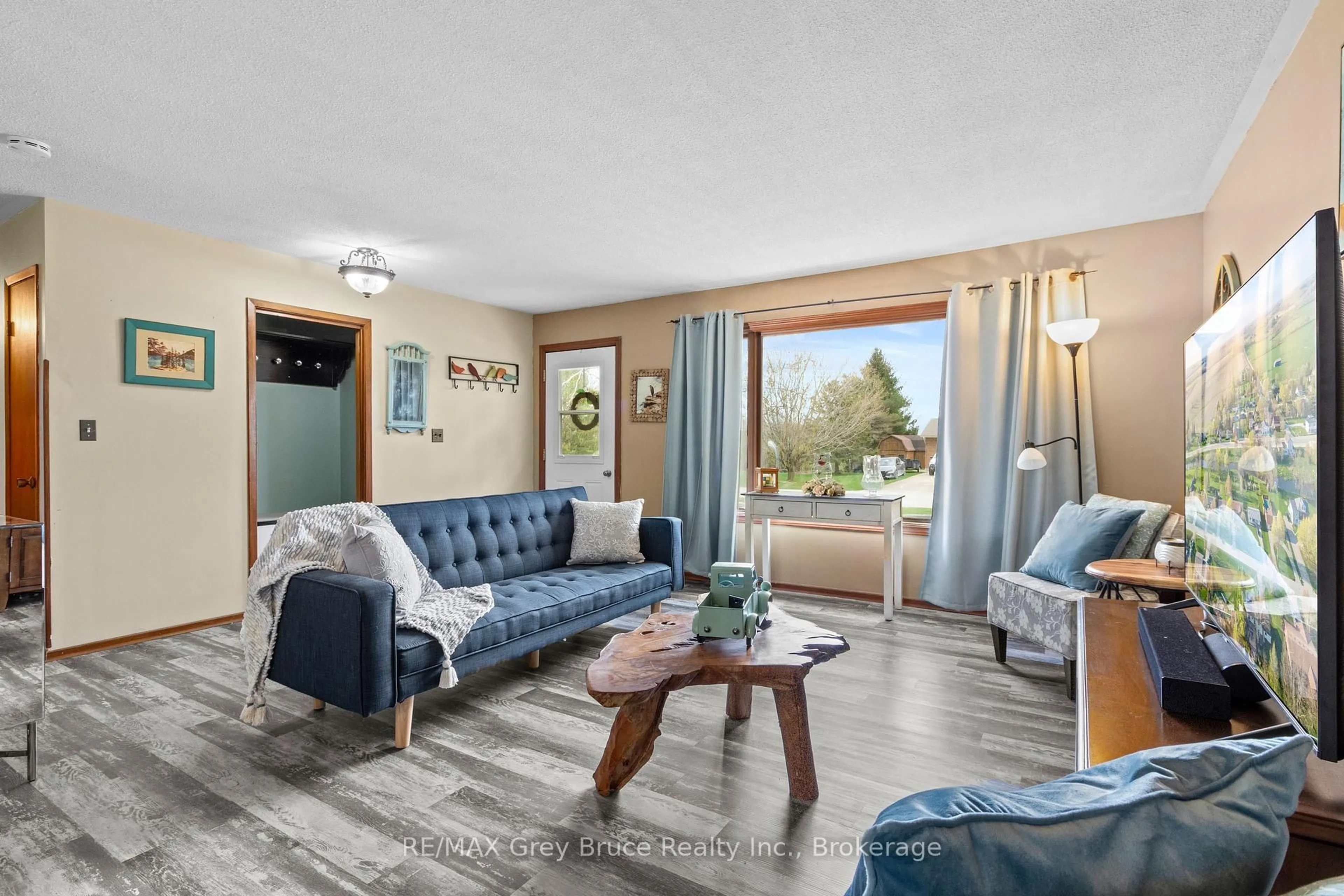 Living room with furniture, unknown for 36 THOMAS St, Arran-Elderslie Ontario N0H 1A0