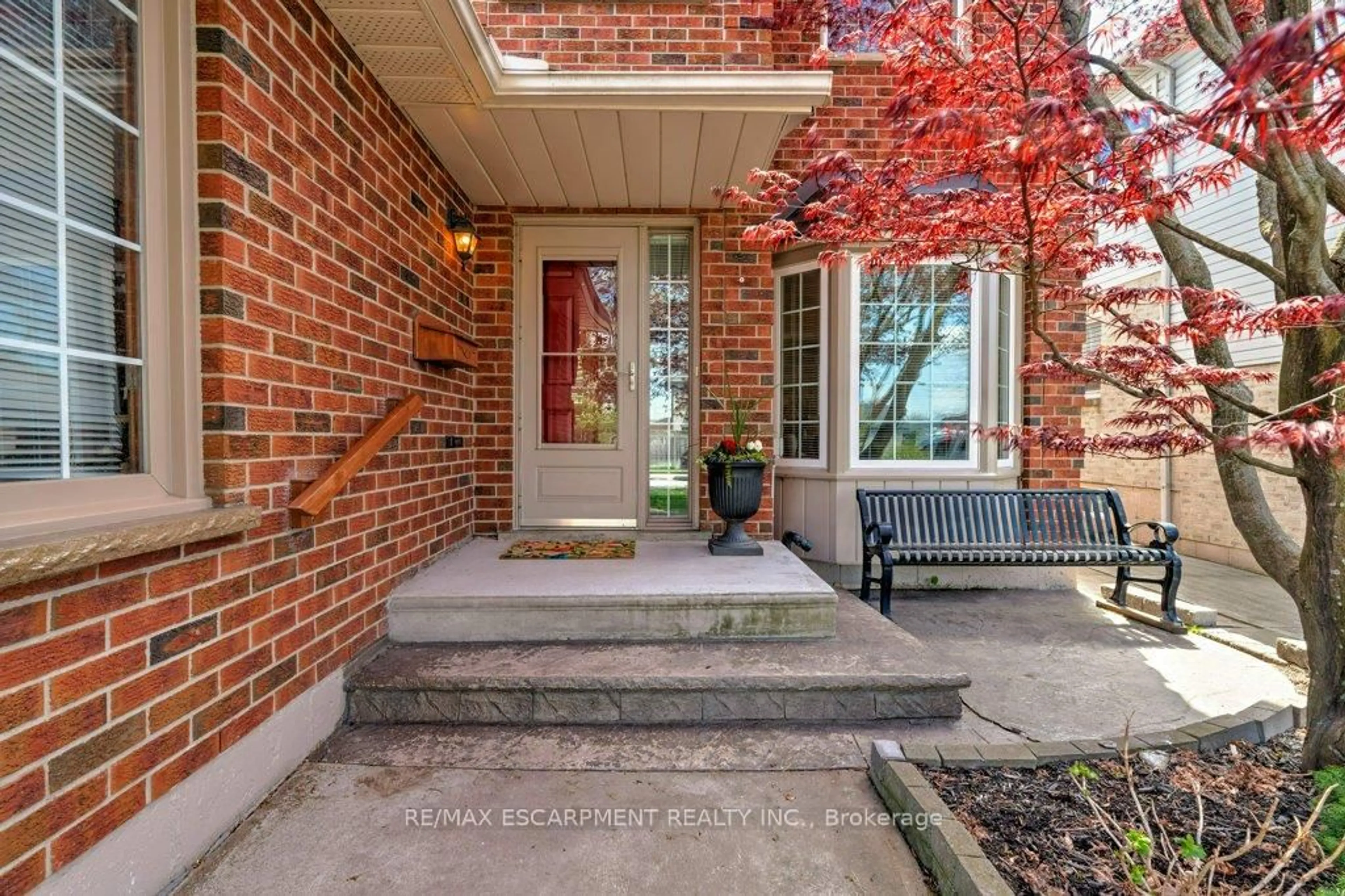 Home with brick exterior material, street for 137 Claudette Gate, Hamilton Ontario L9B 2J9