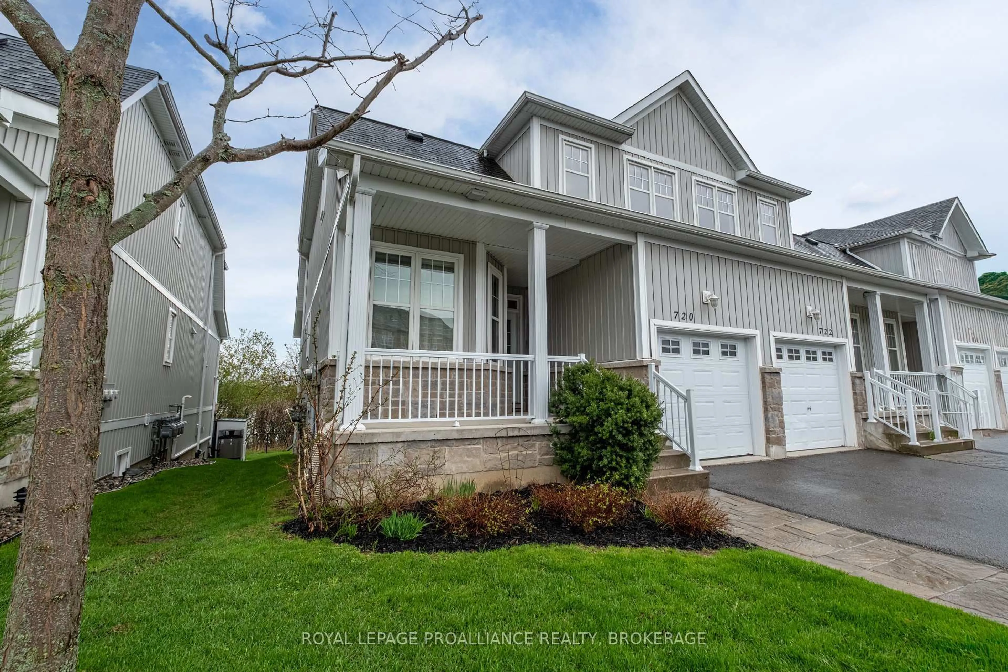 Home with vinyl exterior material, street for 720 Newmarket Lane, Kingston Ontario K7K 0C8