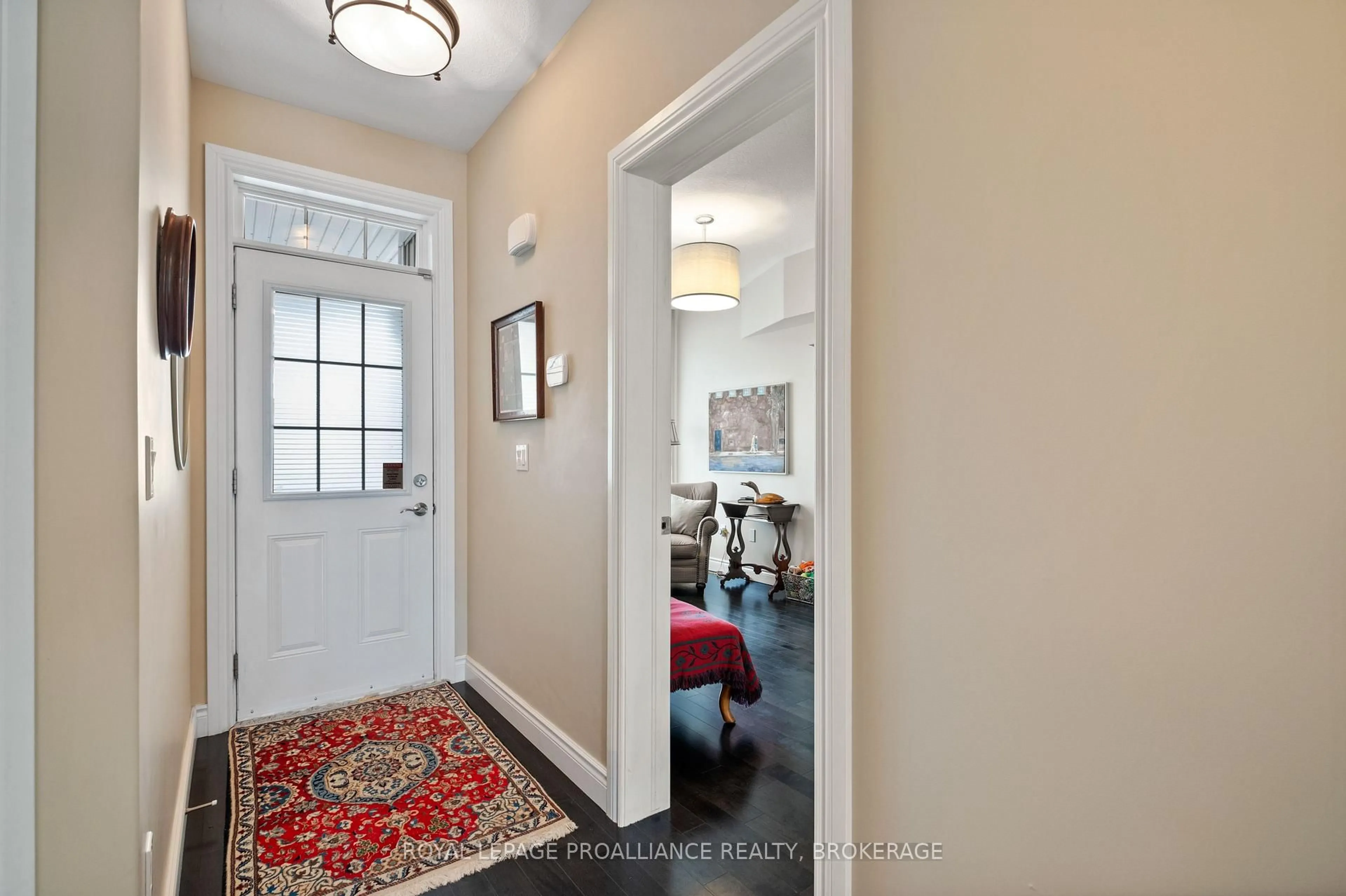 Indoor entryway for 720 Newmarket Lane, Kingston Ontario K7K 0C8