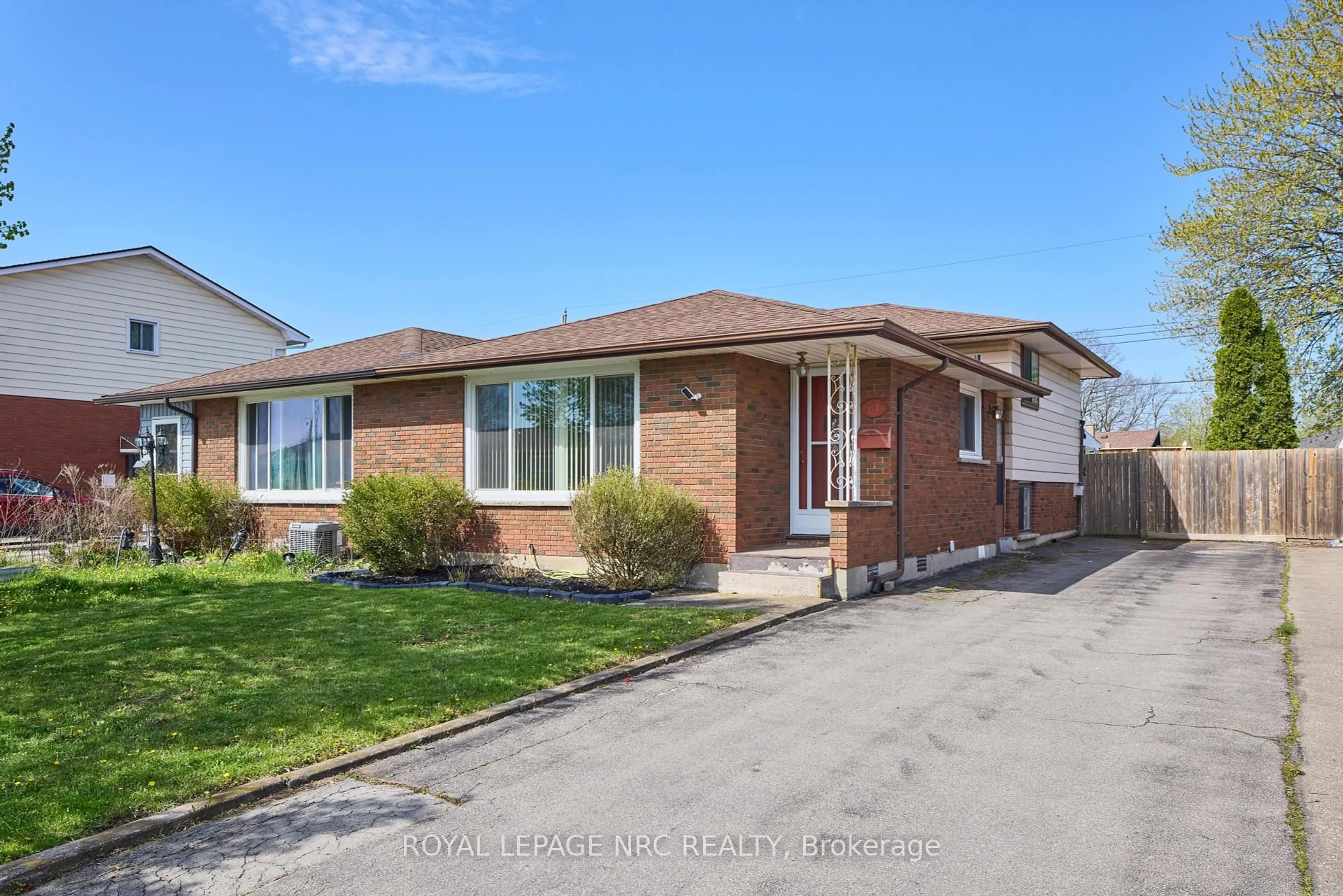 Home with brick exterior material, street for 67 Saint Andrews Ave, Welland Ontario L3B 1E3