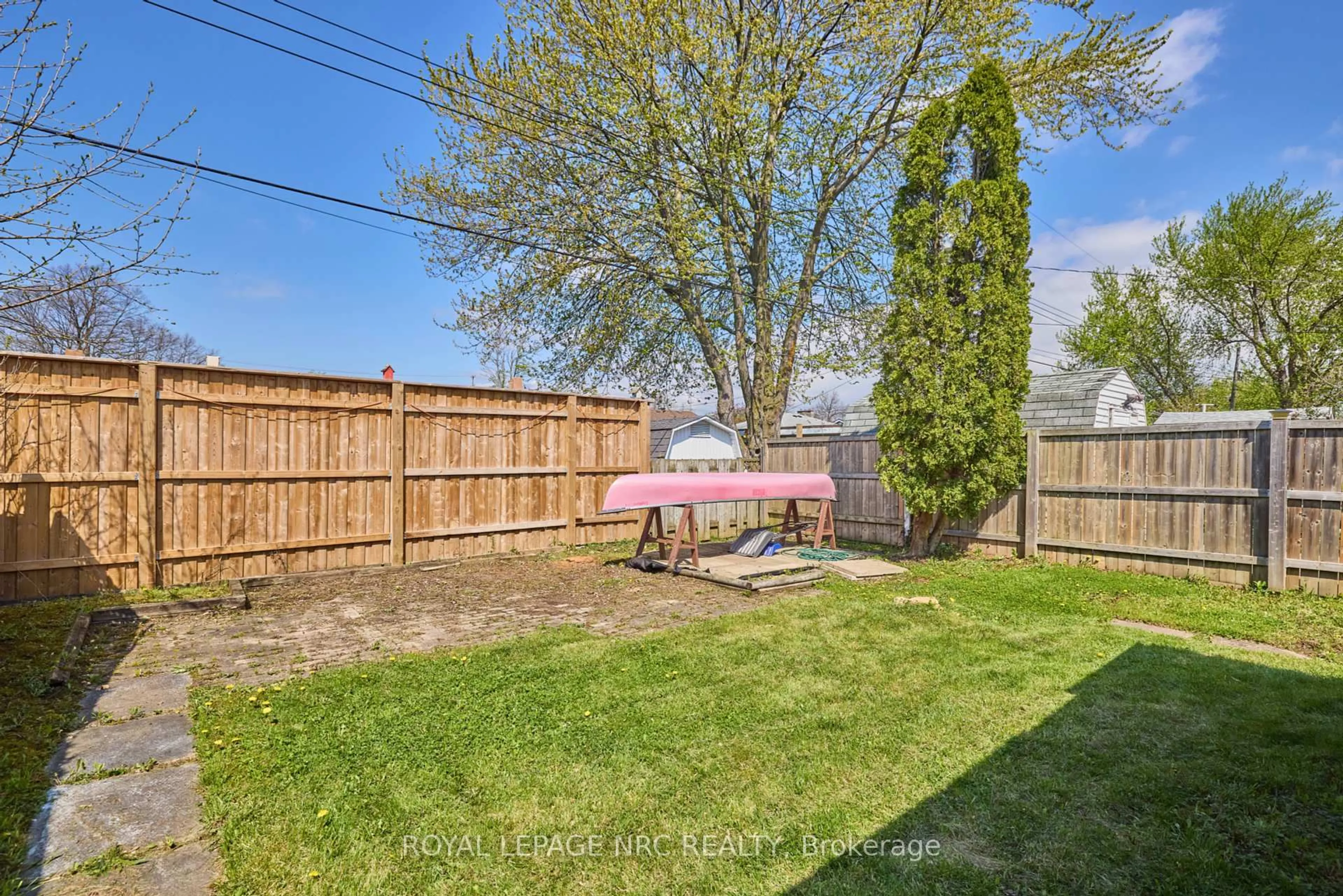 Patio, street for 67 Saint Andrews Ave, Welland Ontario L3B 1E3