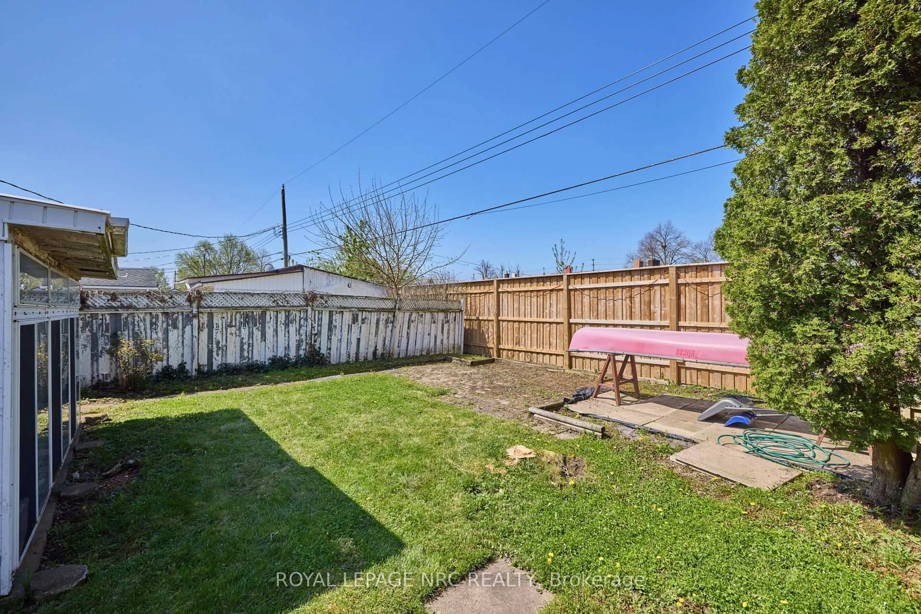 Patio, street for 67 Saint Andrews Ave, Welland Ontario L3B 1E3