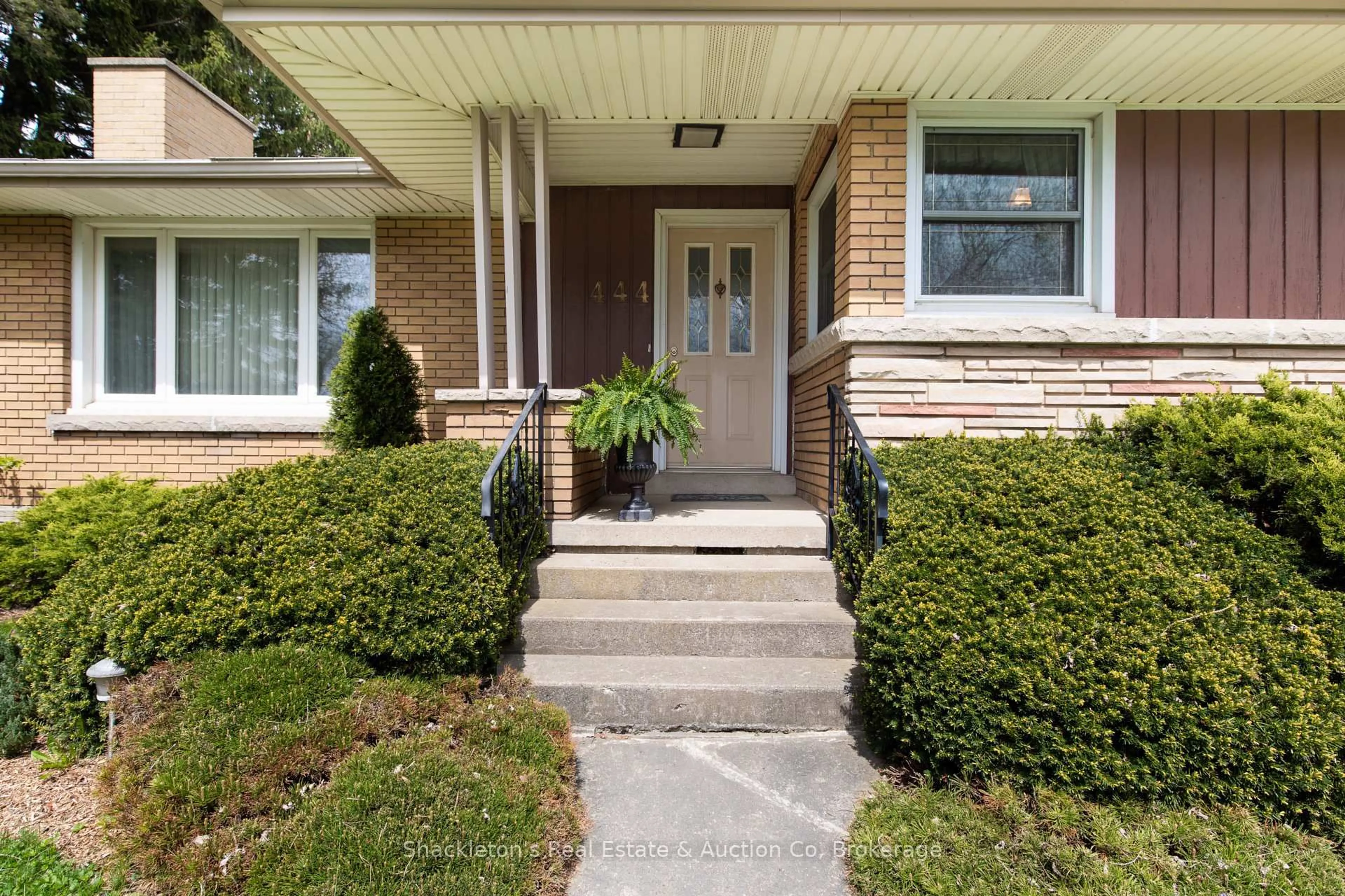 Unknown for 444 Lorne Ave, Stratford Ontario N5A 6S4
