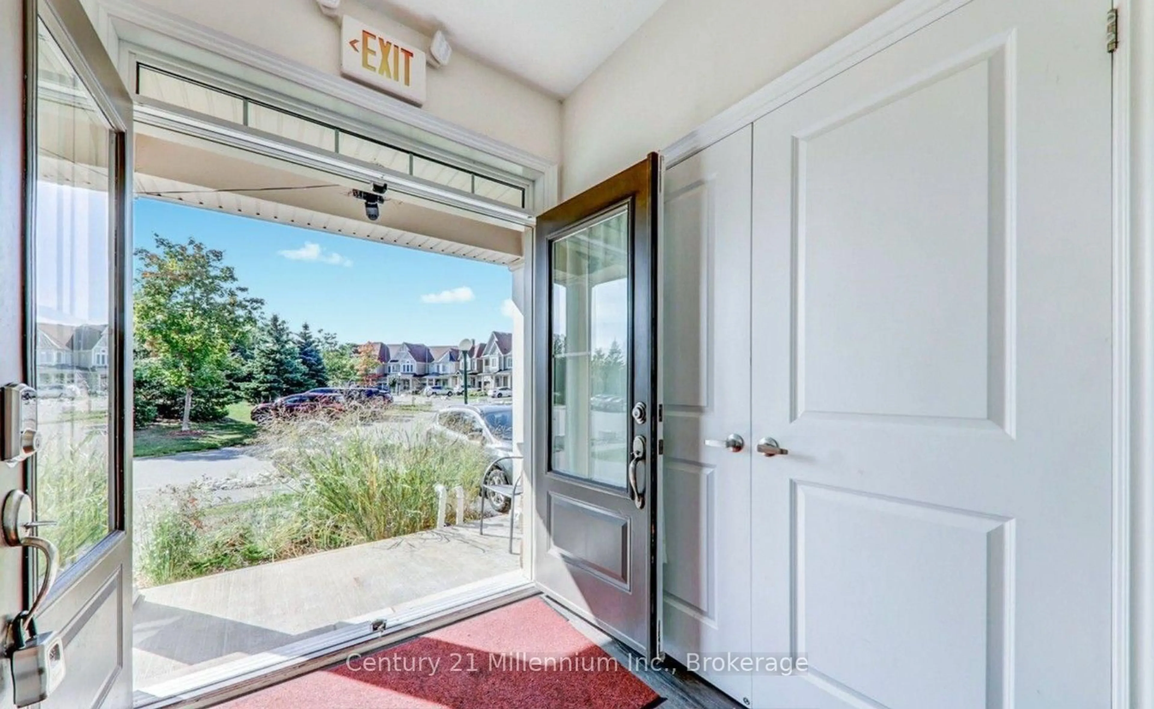 Indoor entryway for 171 Snowbridge Way #26, Blue Mountains Ontario L9Y 0V1