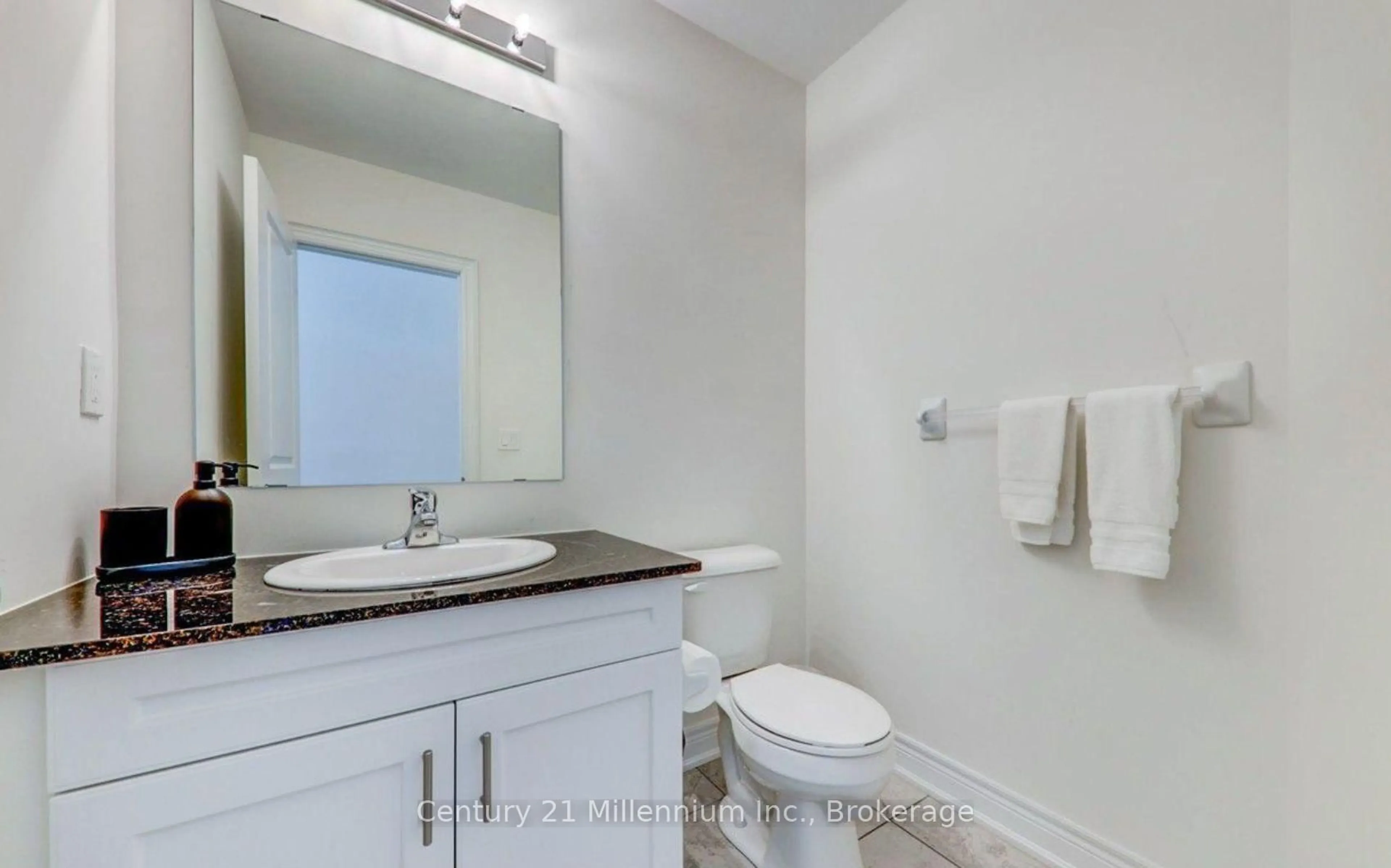 Standard bathroom, ceramic/tile floor for 171 Snowbridge Way #26, Blue Mountains Ontario L9Y 0V1