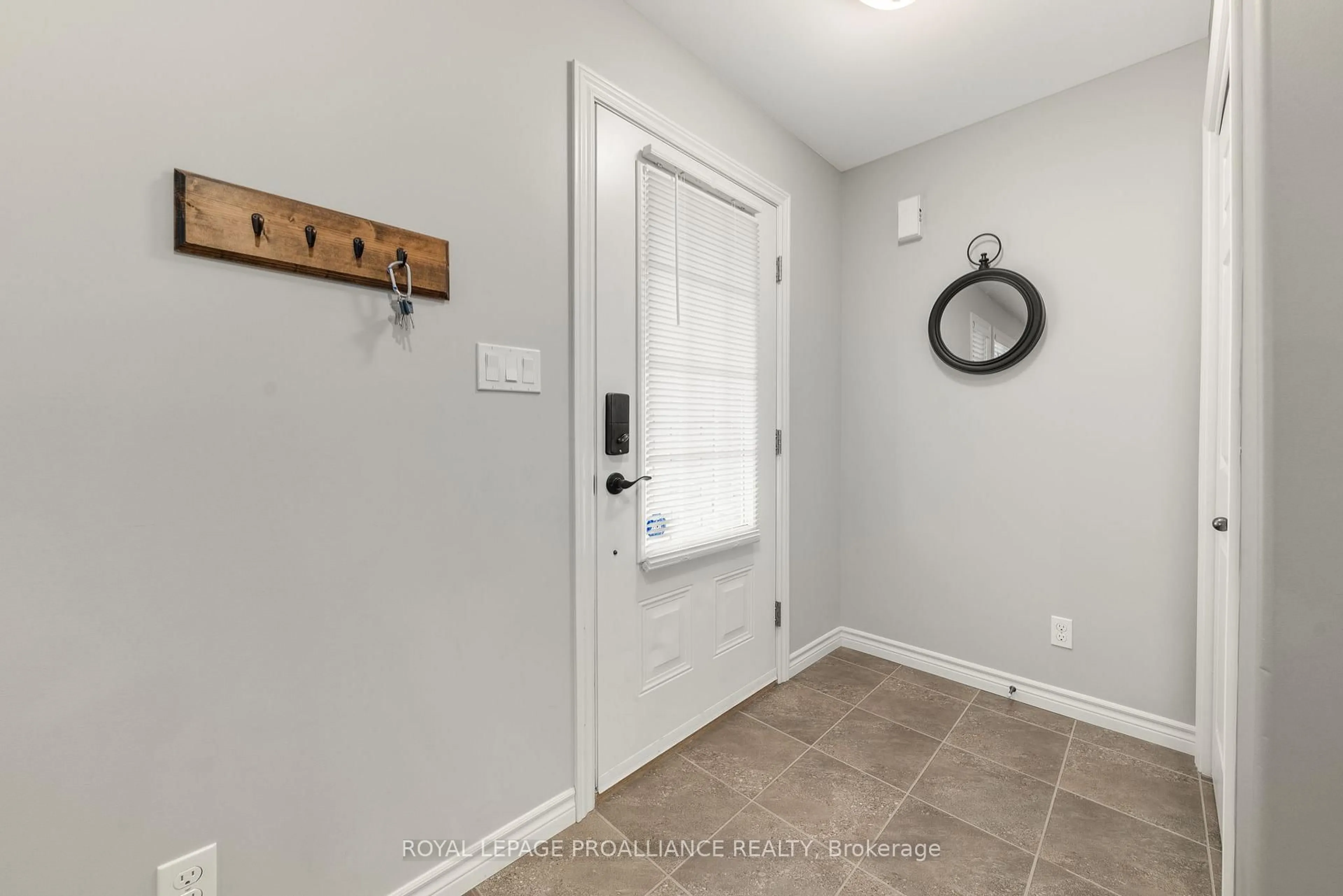 Indoor entryway for 3 Barnett St, Belleville Ontario K8N 0M1