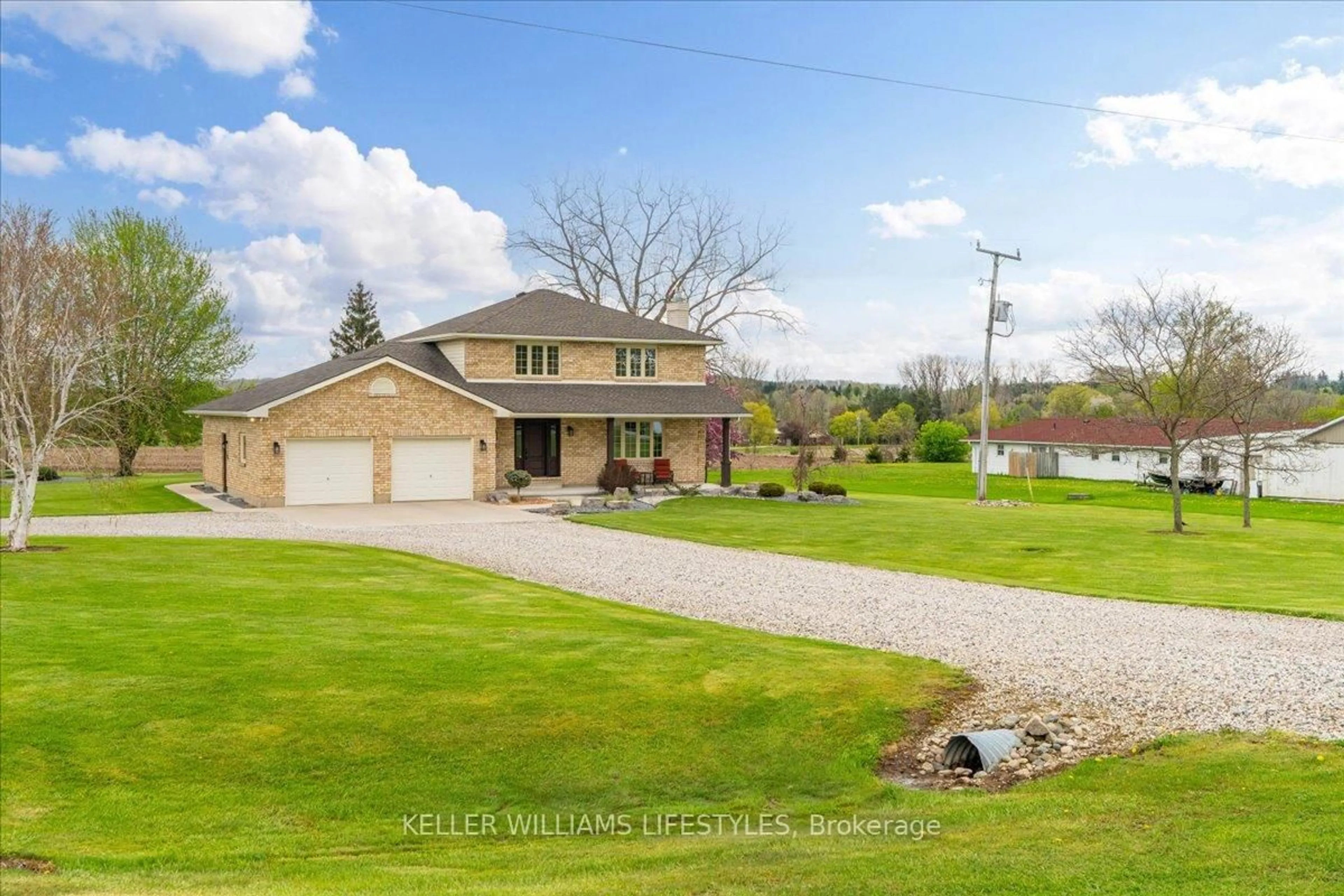 A pic from outside/outdoor area/front of a property/back of a property/a pic from drone, water/lake/river/ocean view for 7512 Arkona Rd, Lambton Shores Ontario N0M 1B0
