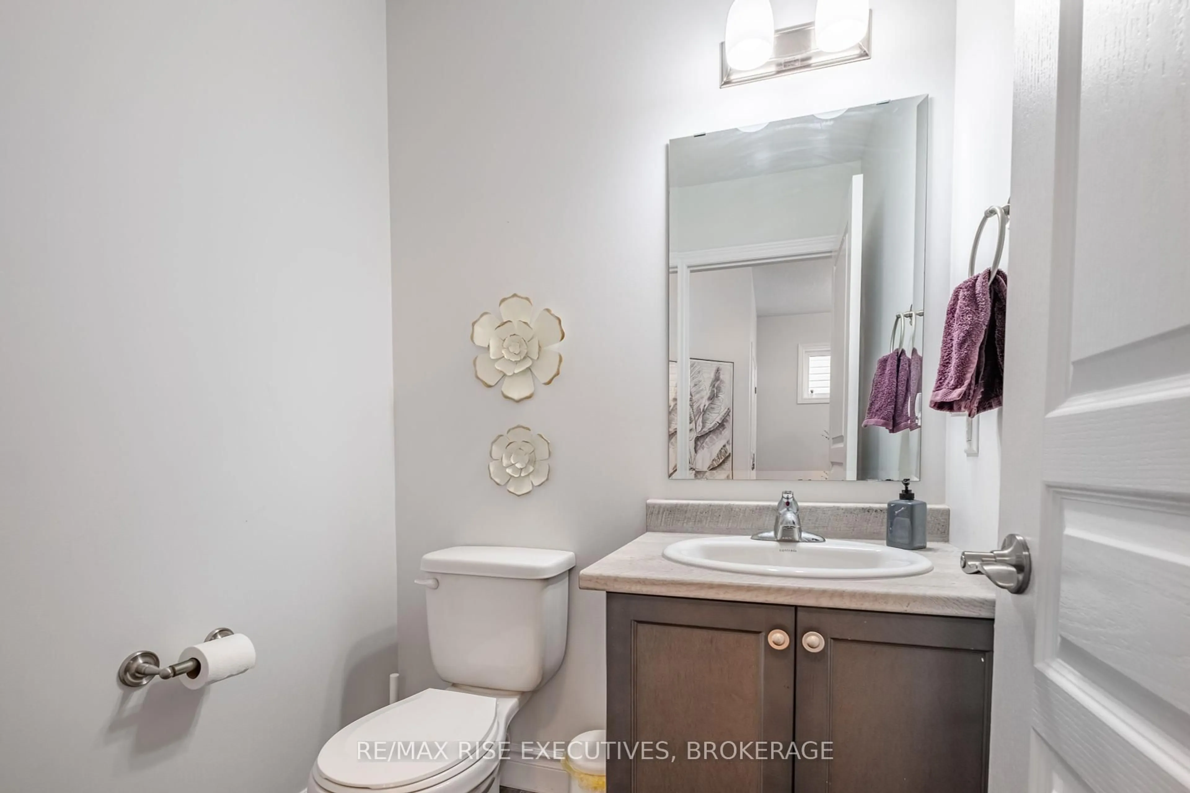 Standard bathroom, unknown for 260 Holden St, Kingston Ontario K7P 0L1