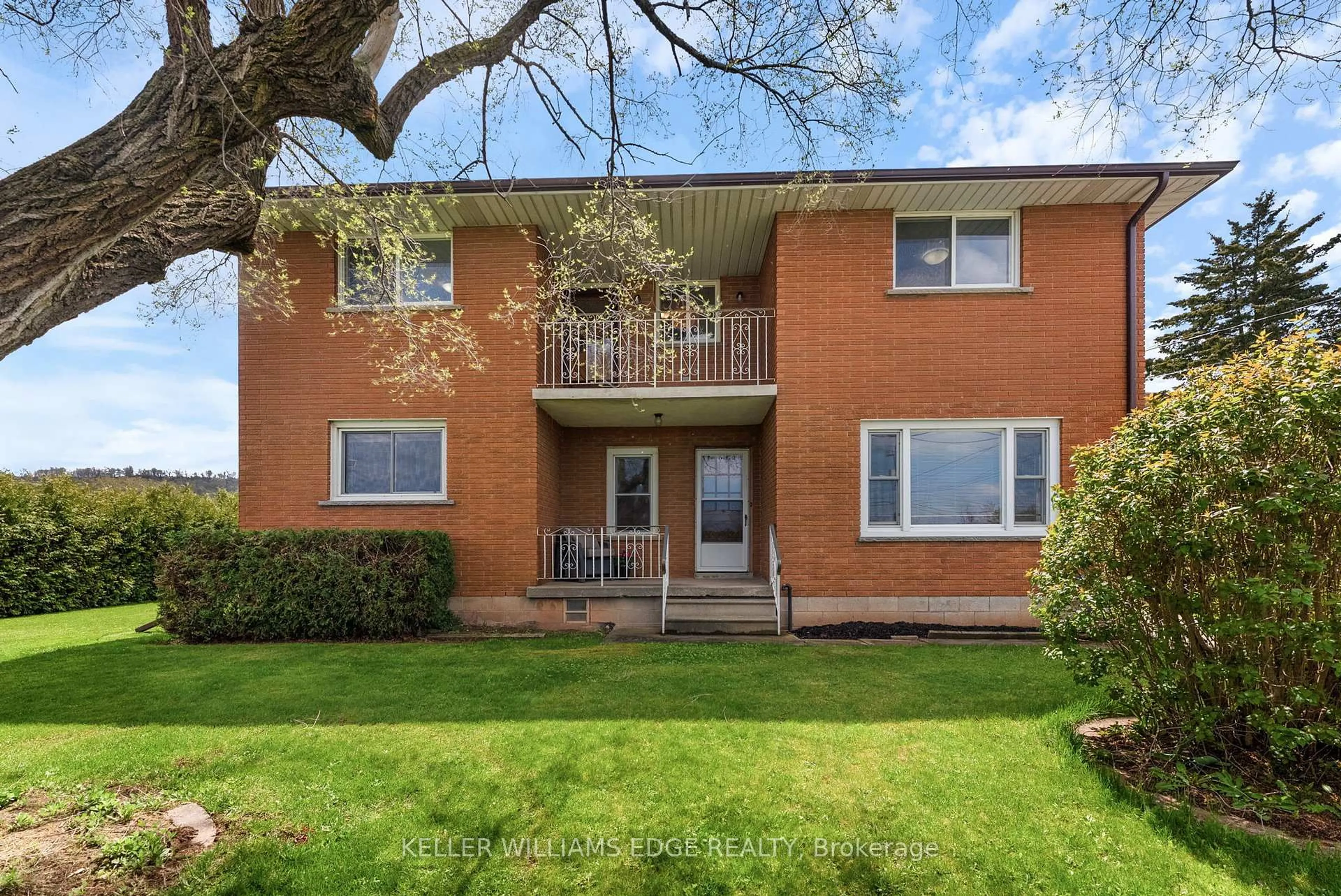 Home with brick exterior material, street for 868 Highway 8 Highway, Hamilton Ontario L8E 5J2