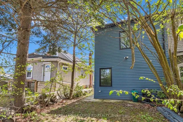 Primary image of 34 Ward Ave